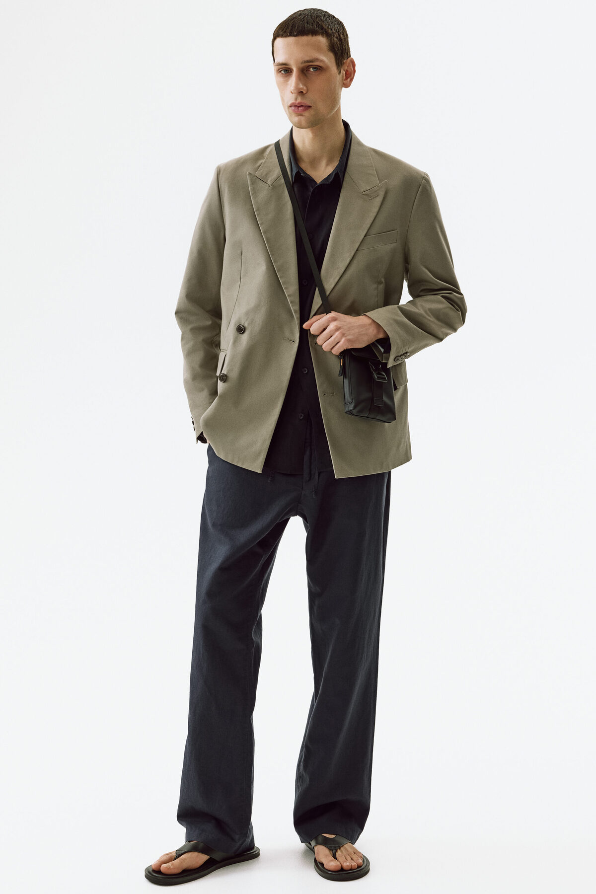 شلوار کتانی طرح معمولی اچ اند ام شلوار H&M