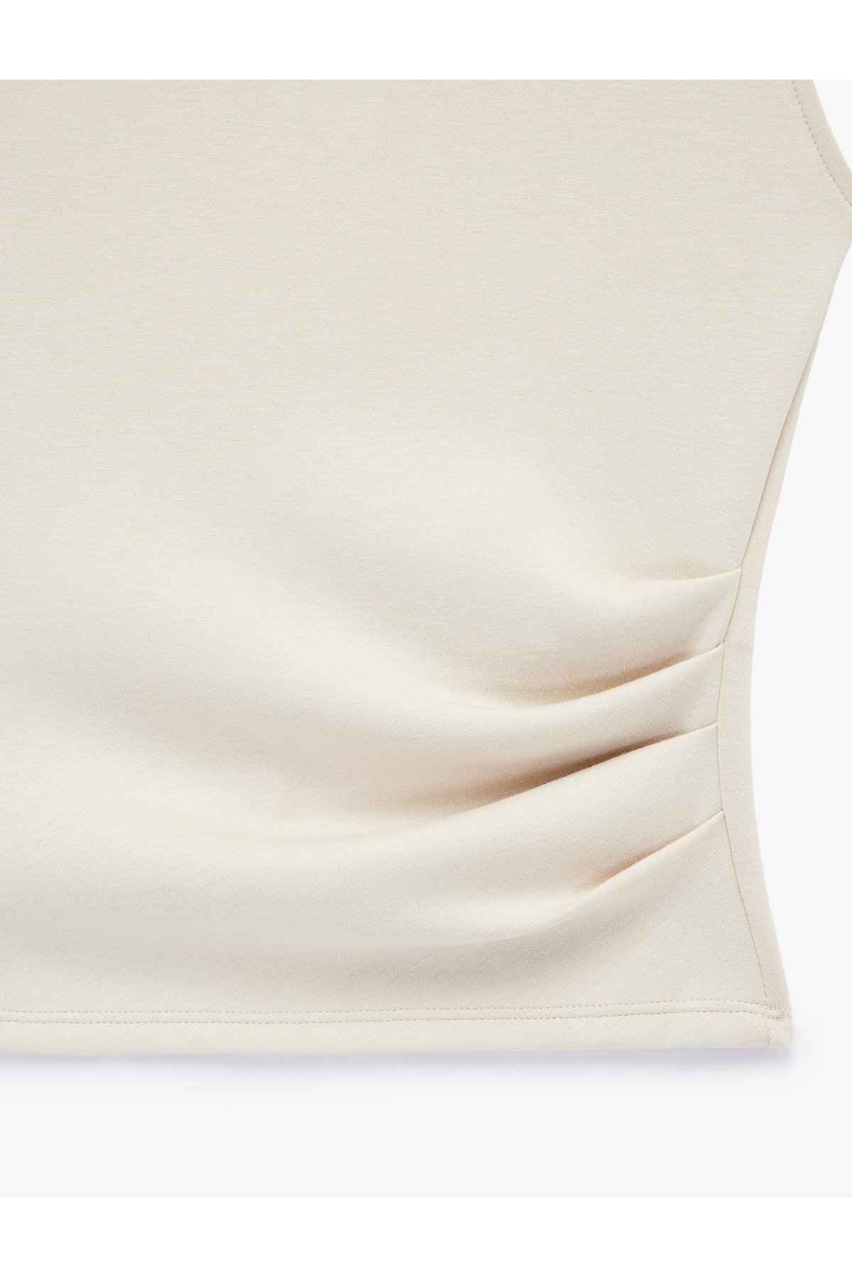 Koton  Scuba Kumaş Drape Detaylı Kolsuz Bisiklet Yaka Bluz - Görsel 3