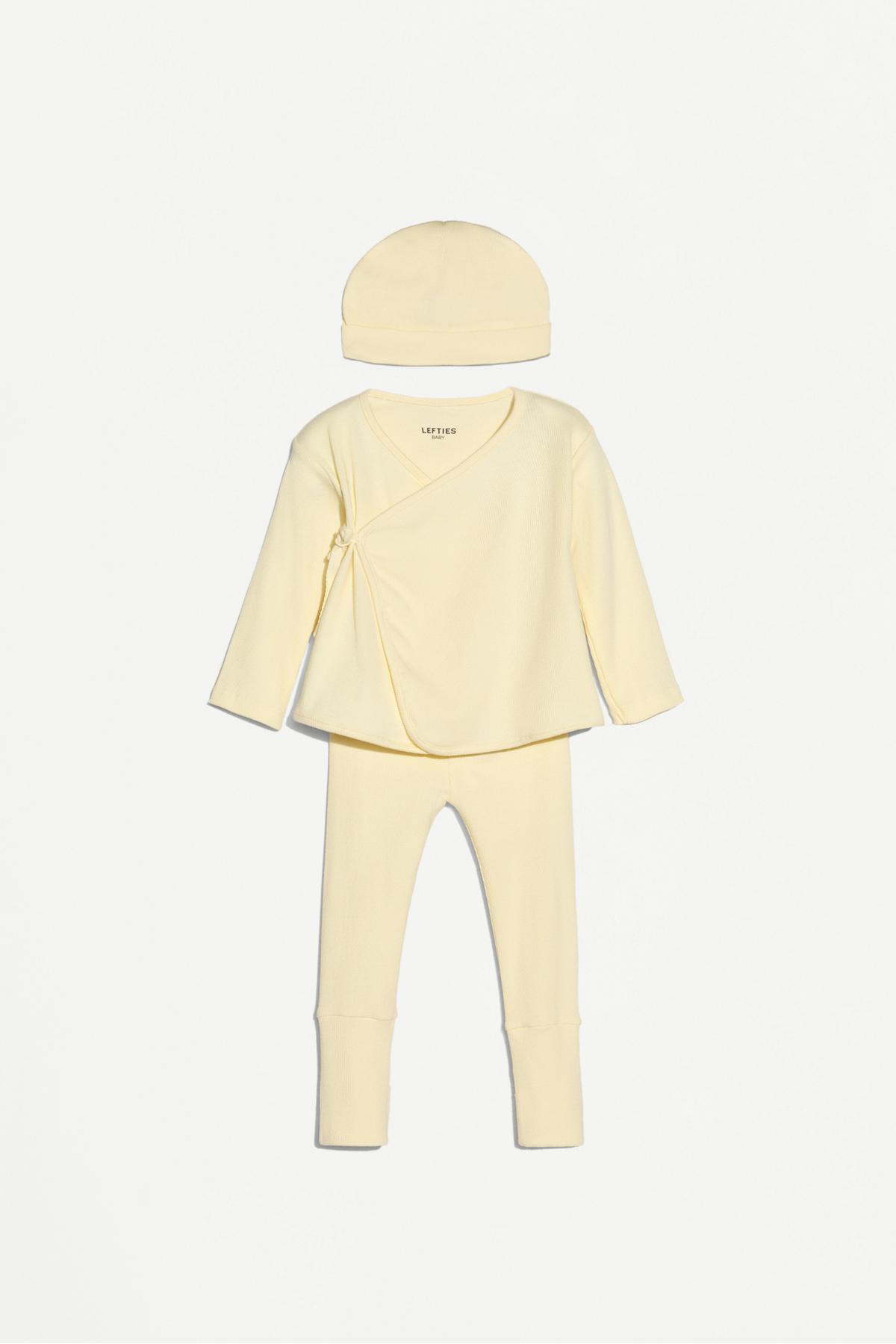 Ribbed t-shirt, trousers and beanie set