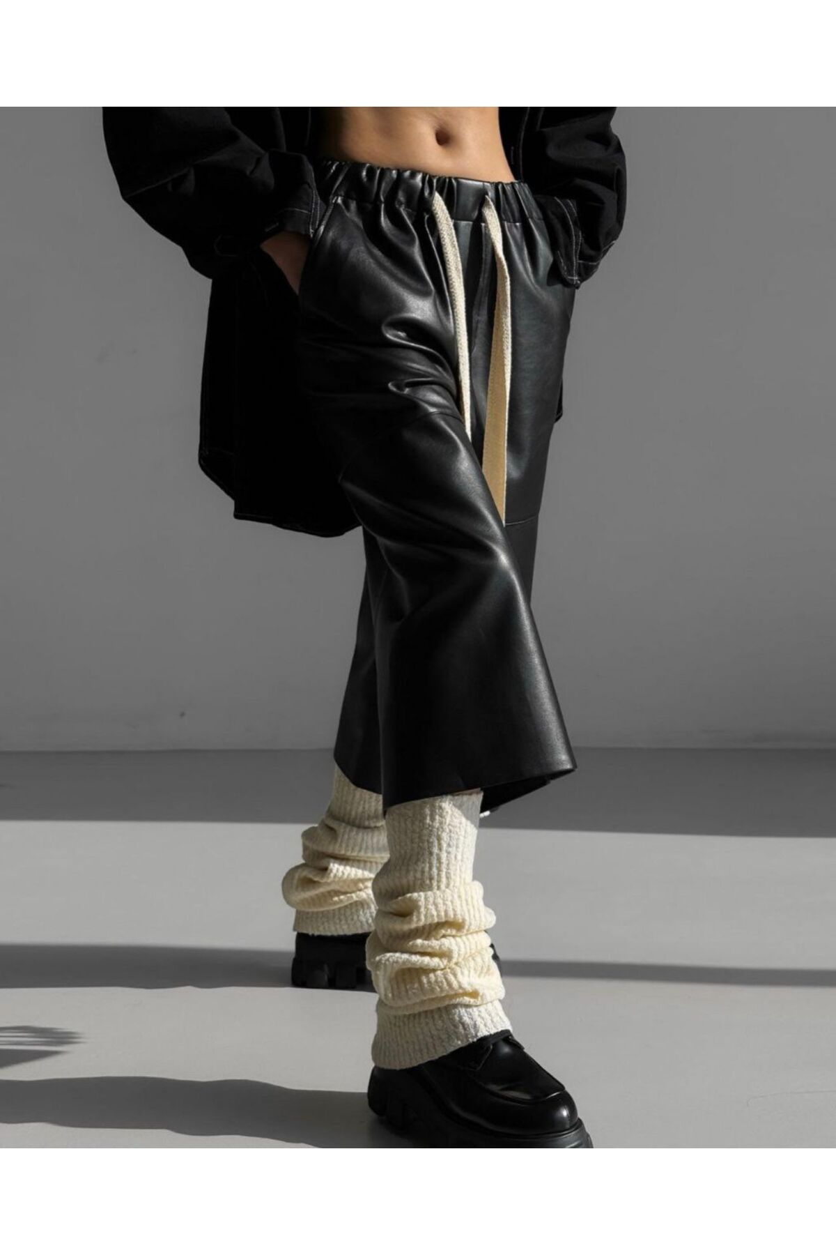 パンツ IIROT / Aynthetic Leather Cropped Pants ALUXERA Studio Store Cropped -Leather Trousers- Trendyol