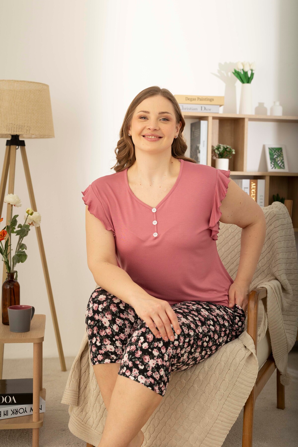 Powder Ring Viscose Short Sleeve Plus Size Capri Pajamas Set