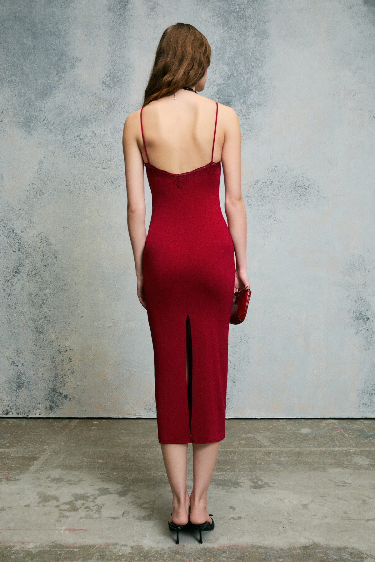 GRIMELANGE  HUNKEL Kadın Yumuşak Ve Esnek Kumaşlı Dantel Detaylı Askılı Uzun Kırmızı Elbise - Görsel 4