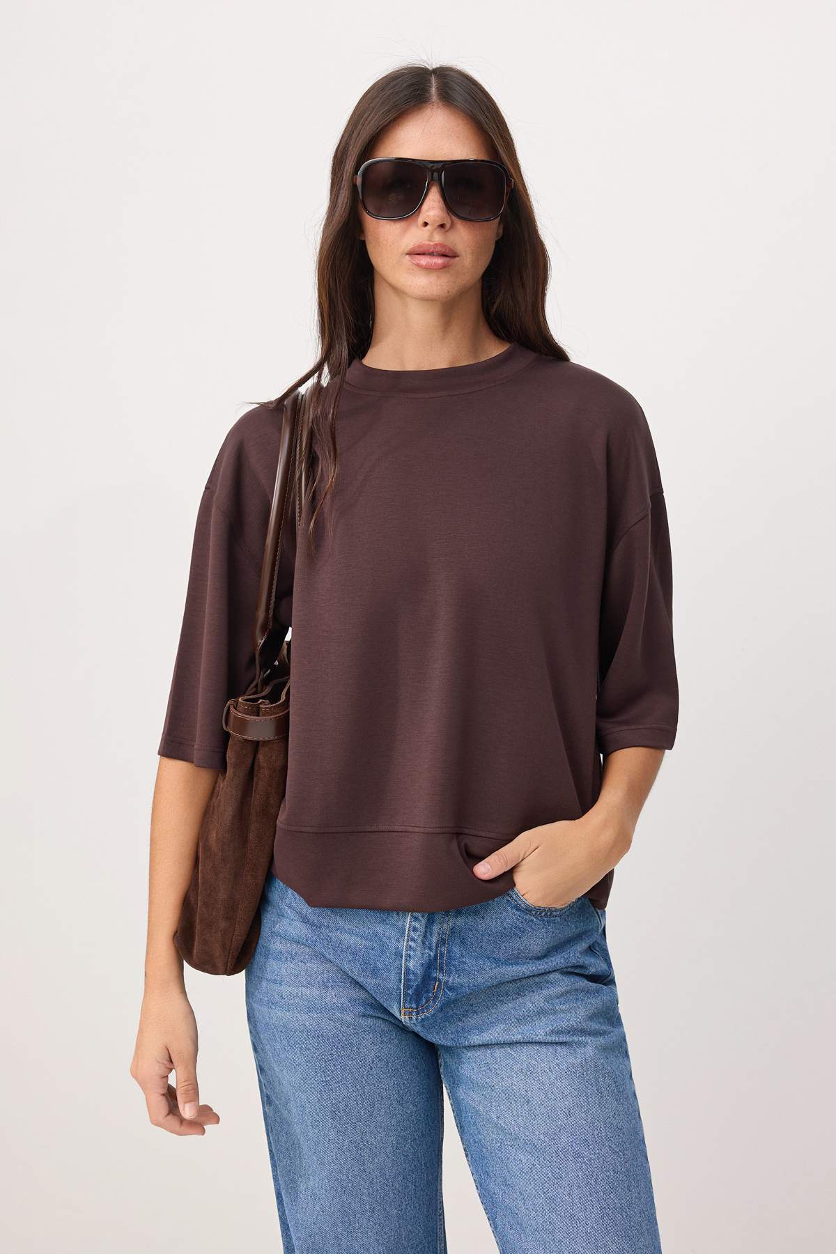 Trendyolmilla  Kahverengi Oversize/Geniş Kalıp Düşük Kol Truvakar Soft Touch Örme T-Shirt TWOSS26TS00182