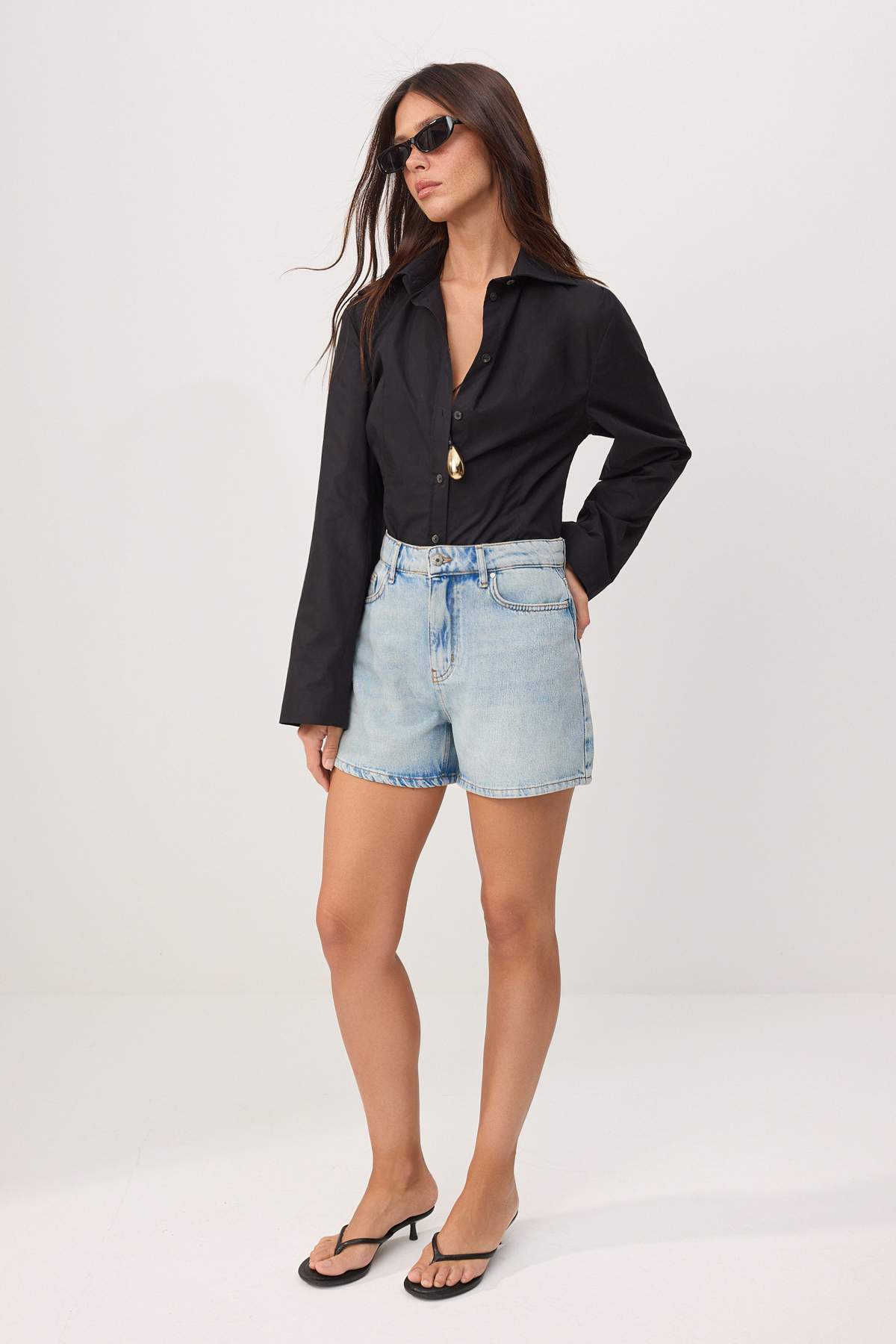 Trendyolmilla  Premium Açık Mavi Tencel Karışımlı Kumaş City Boy Denim Şort TWOSS26SR00186