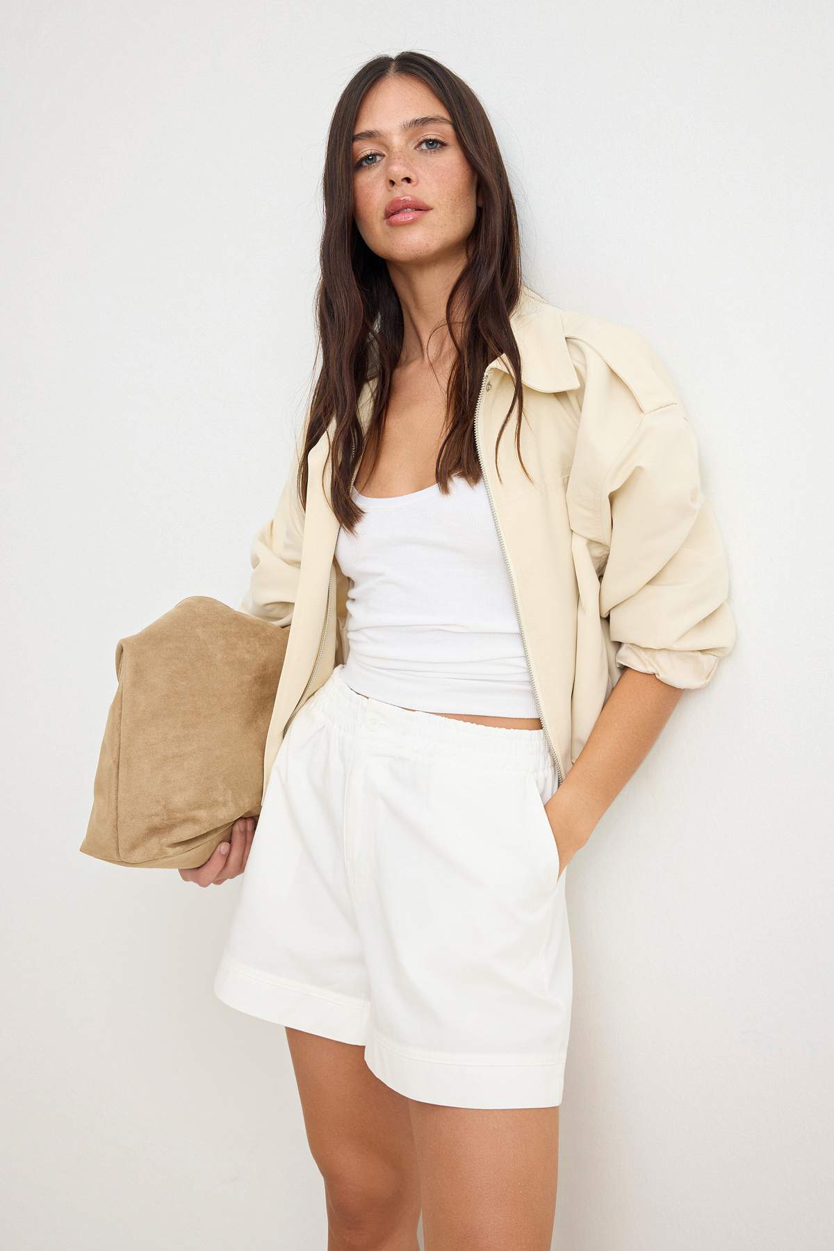 Trendyolmilla  Beyaz Beli Lastikli Gabardin Pamuklu Şort & Bermuda TWOSS26SR00059 - Görsel 2