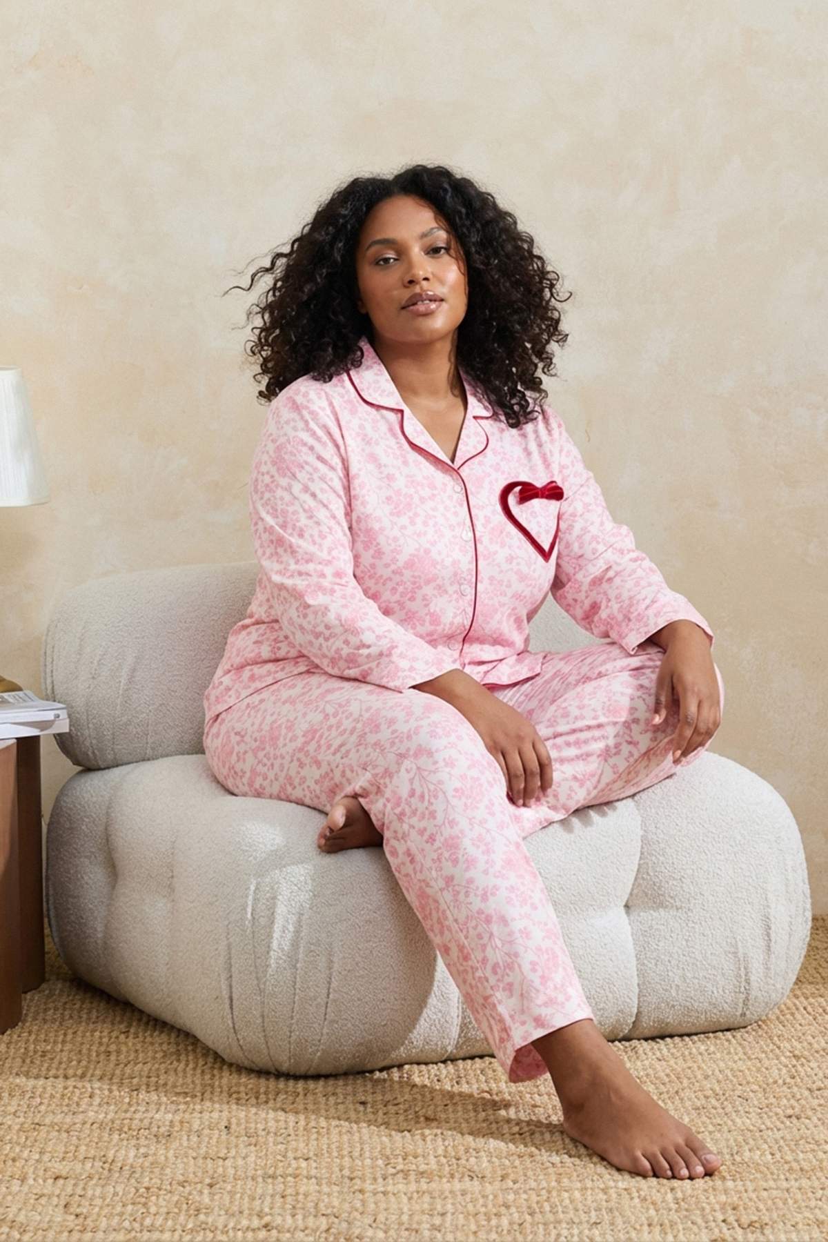 Trendyolmilla Curve Pembe Kalp Cepli Dokuma Büyük Beden Pijama Takımı TBBSS26AI00016