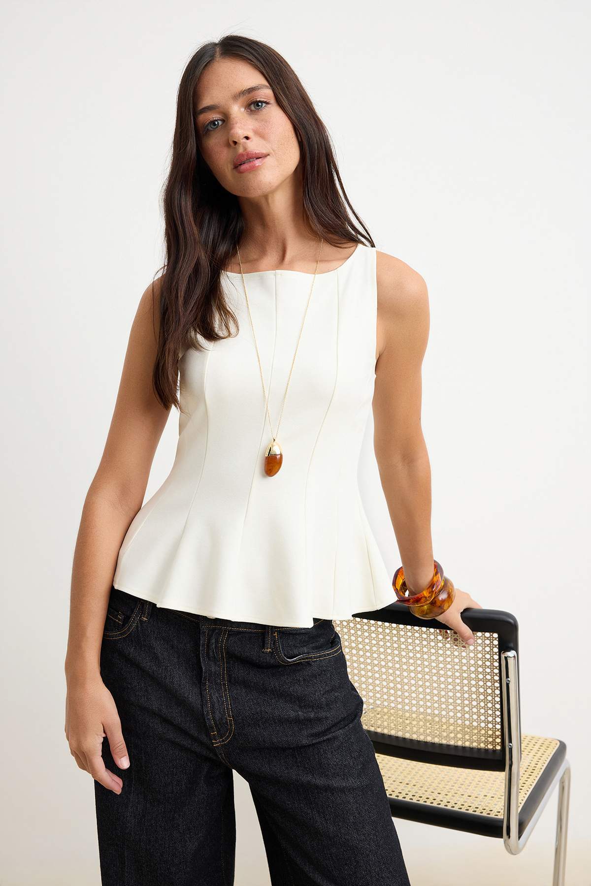 Trendyolmilla  Ekru Peplum/Belden Oturmalı Kayık Yaka Esnek Örme Bluz TWOAW26BZ00229