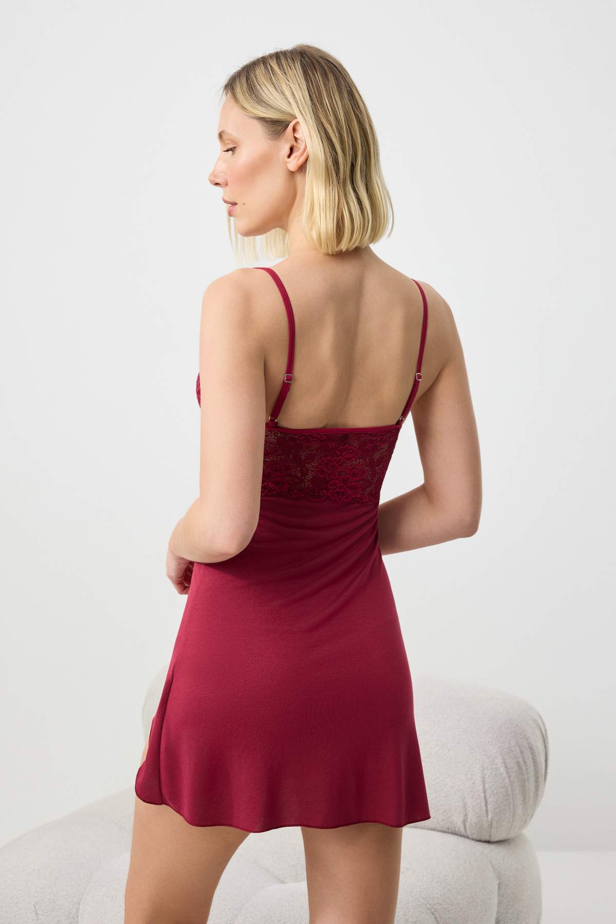 Trendyolmilla  Bordo 4'lü Dantel Detaylı Sabahlık + Gecelik + Bralet + Şort Örme Pijama Takımı THMSS26PT00093 - Görsel 7