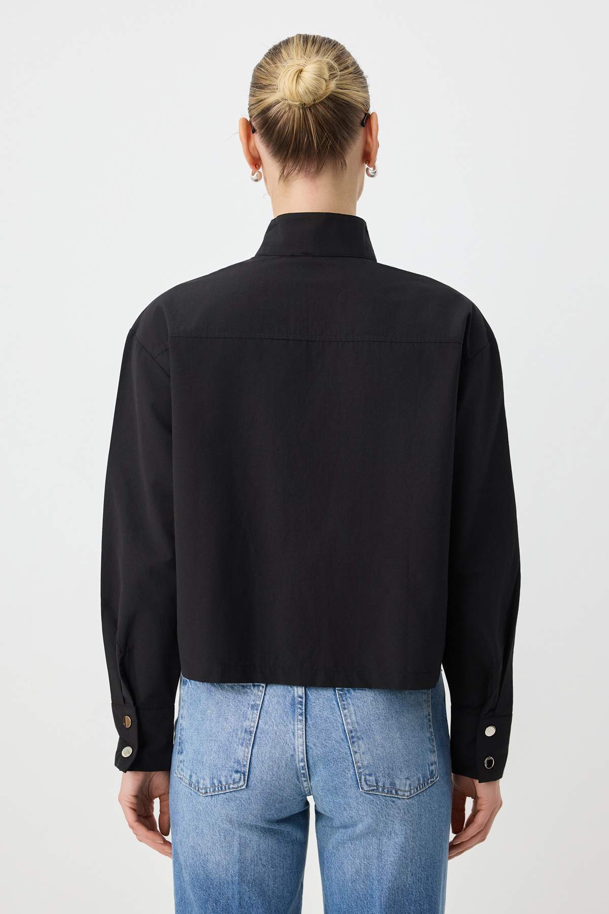 Trendyolmilla  Siyah Geniş Kalıp Fermuar Detaylı Dik Yaka Gömlek TWOSS26GO00183 - Görsel 4