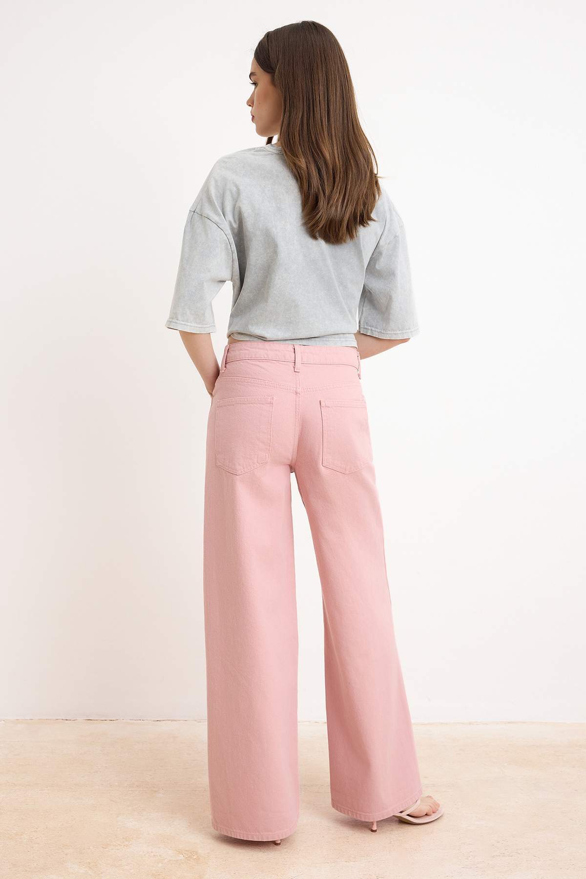 Trendyolmilla  Pembe Cep Detaylı Yüksek Bel Wide Leg Jeans TWOSS26JE00286 - Görsel 4