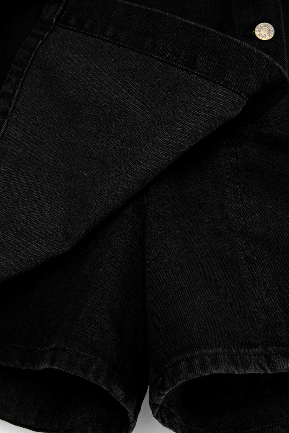 Trendyolmilla  Siyah Düğme Detaylı Lastikli Yüksek Bel %100 Pamuk Non-Stretch Denim Şort Etek TBBSS26AP00021 - Görsel 3