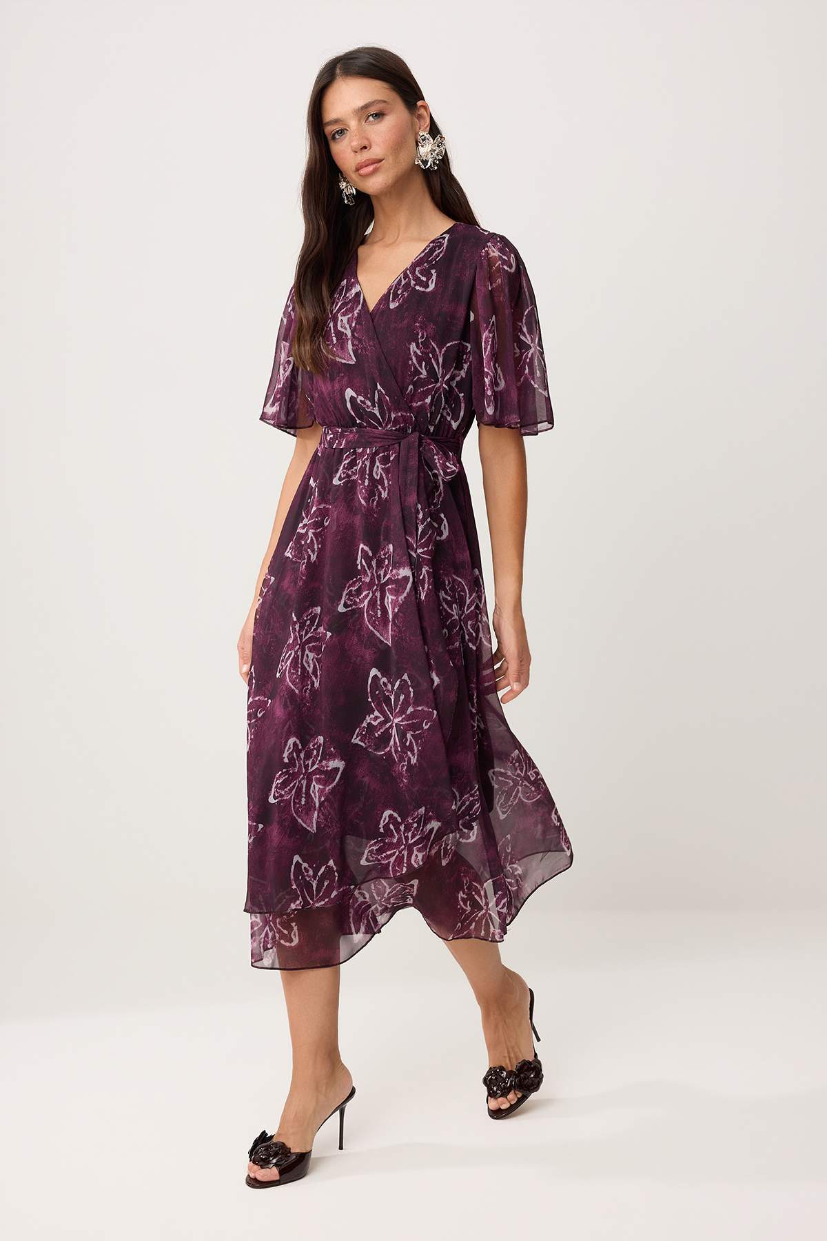 Trendyolmilla Mor Çiçek Desenli Midi Dokuma Elbise TWOSS26EL00889