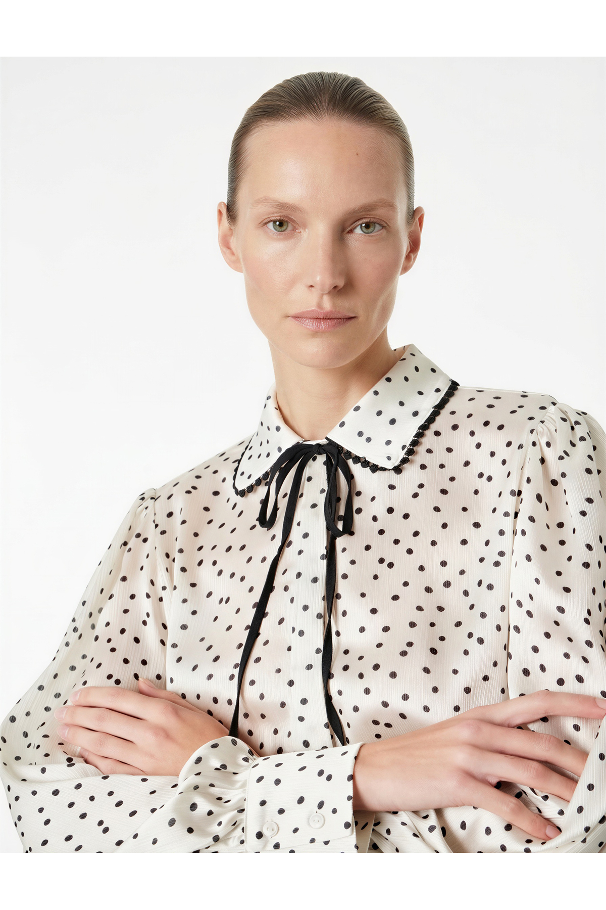 Koton  Uzun Kollu Bağlamalı Yaka Puantiyeli Saten Gömlek - Görsel 2