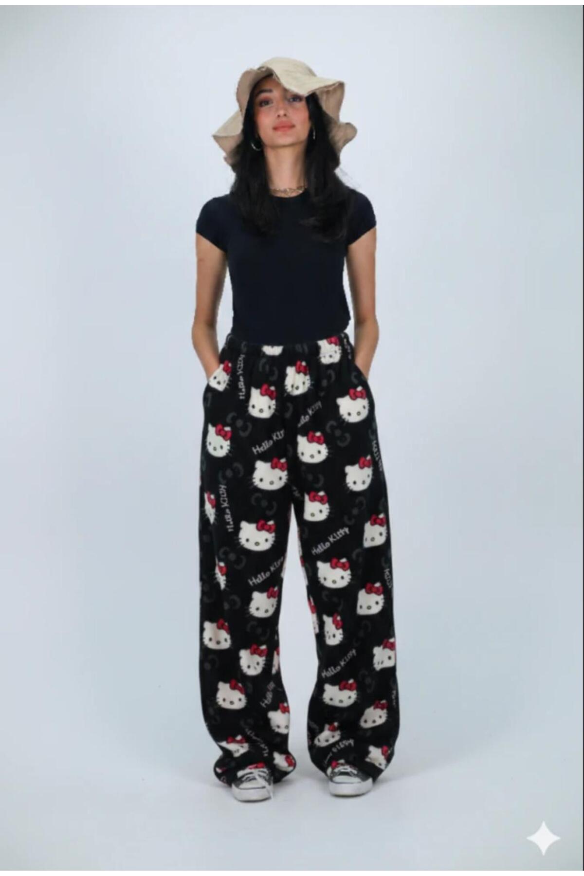 Karakter Desenli Peluş Baggy Pantolon — مشکی kum3
