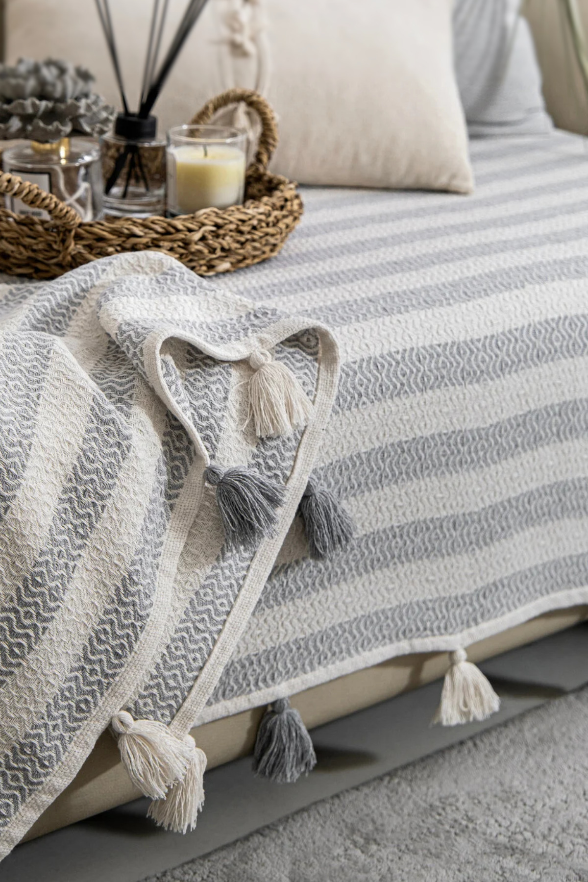 Liva Pompom Grey Sofa Cover 115 x 200 cm Sofa Sofa Bed Sofa Cover Shawl Fringed