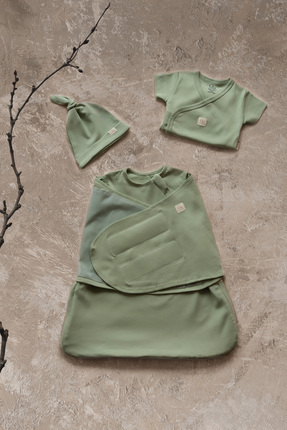 Qundaq Yenidoğan Kundak Seti – Kalça Dostu - Adaçayı Yeşil (Sage Green)