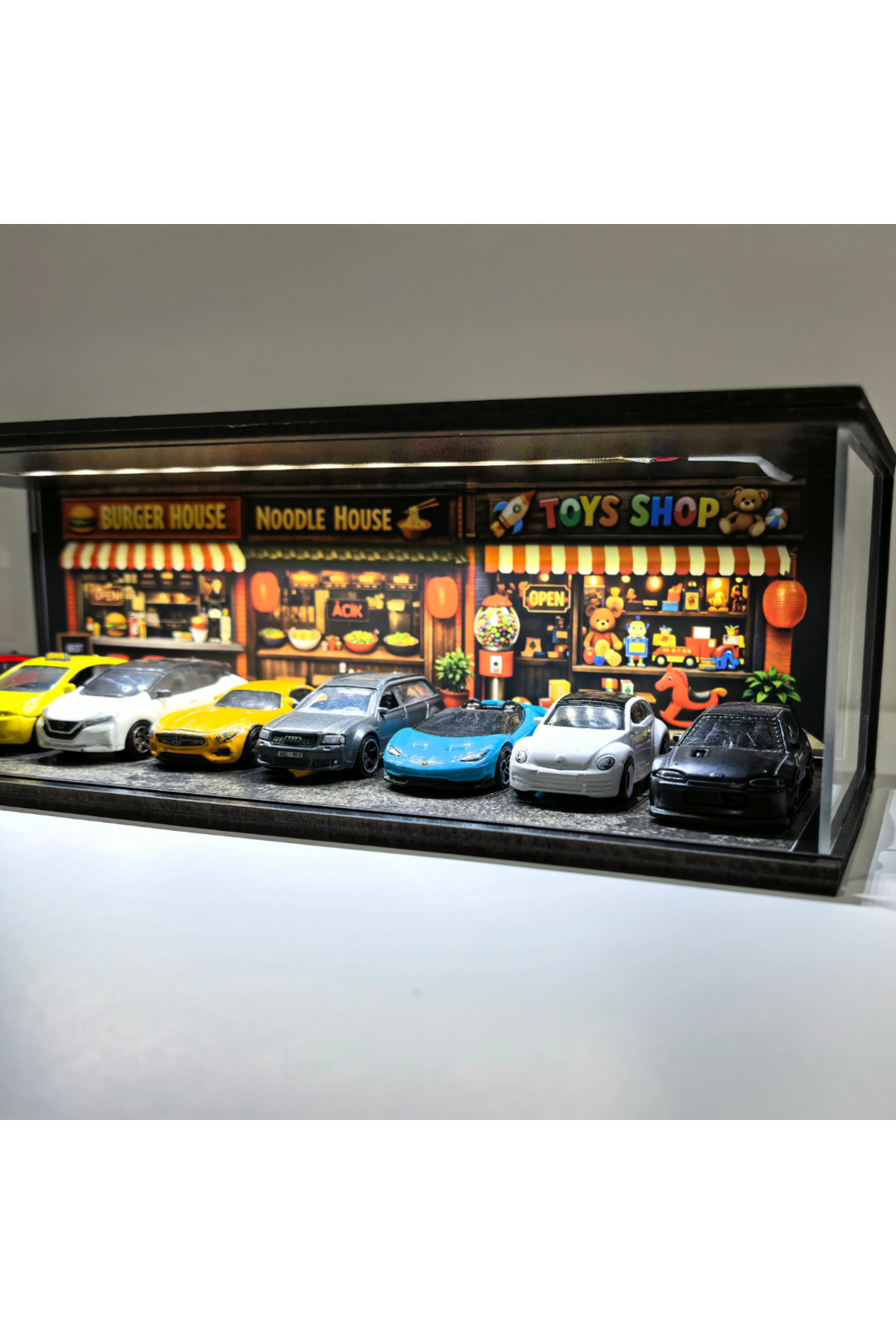 GOOD SIGN Diorama Garaj 1/64 Ölçek 8Li LED Işıklı USB Kablolu