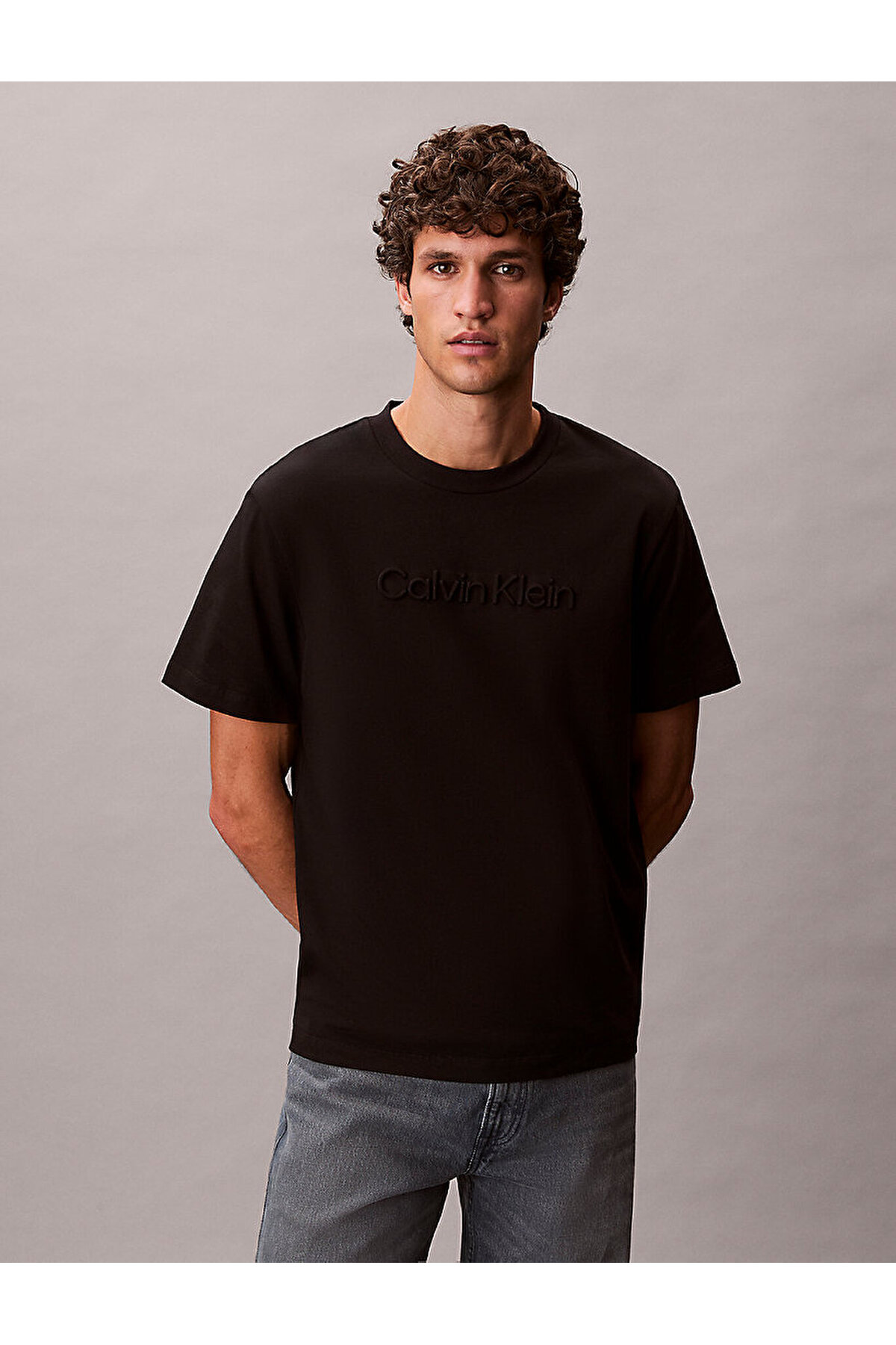 تیشرتمردانهCalvin Kleinرنگارنگ تیشرتمردانهCalvin Kleinرنگارنگ