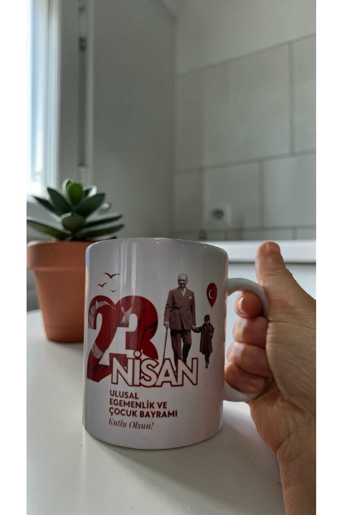 Tek Yön Kişiye Özel 23 Nisan Çocuk Bayramı Atatürk Baskılı 300 Ml Kupa Bardak