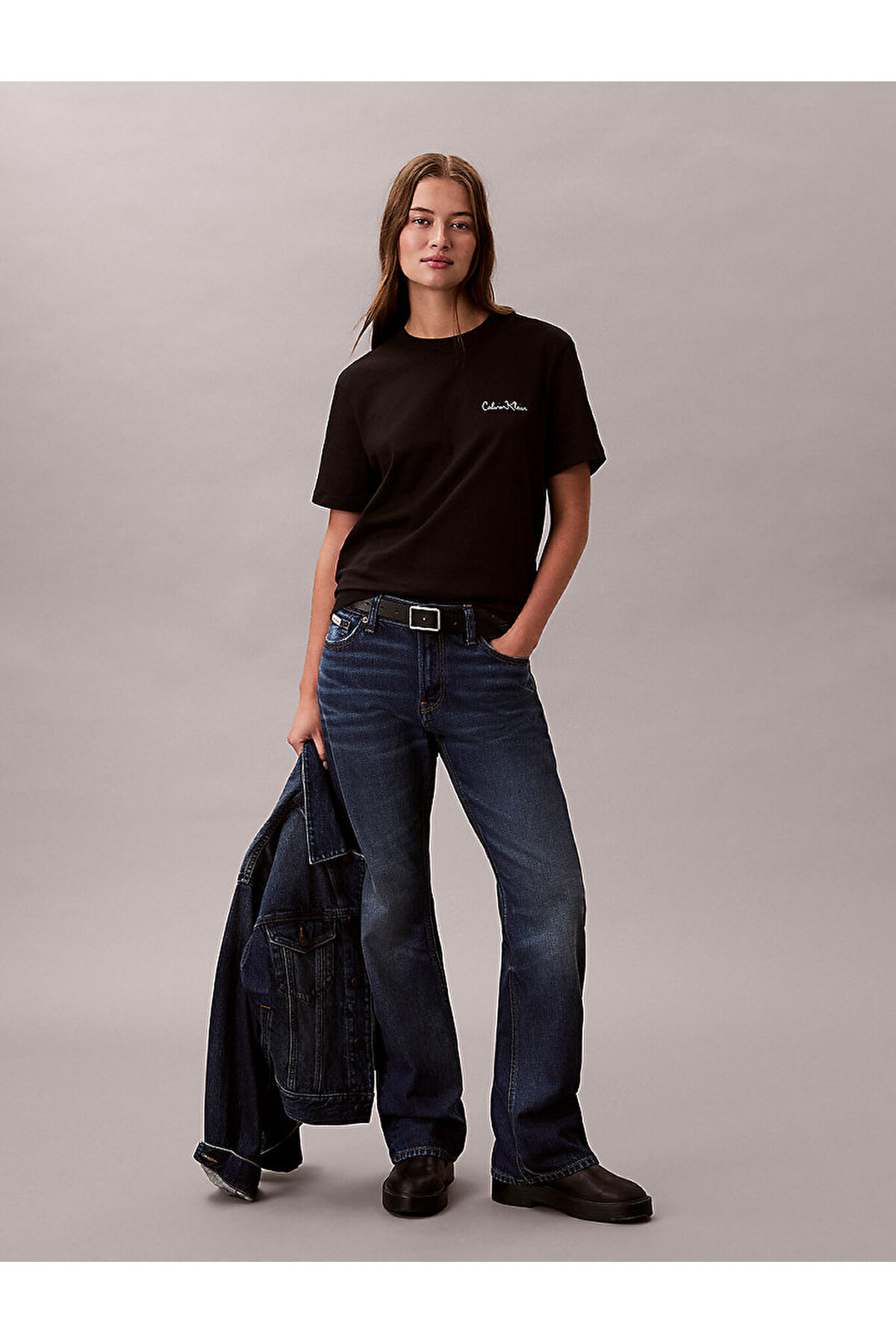 تیشرتزنانهCalvin Kleinمشکی تیشرتزنانهCalvin Kleinمشکی