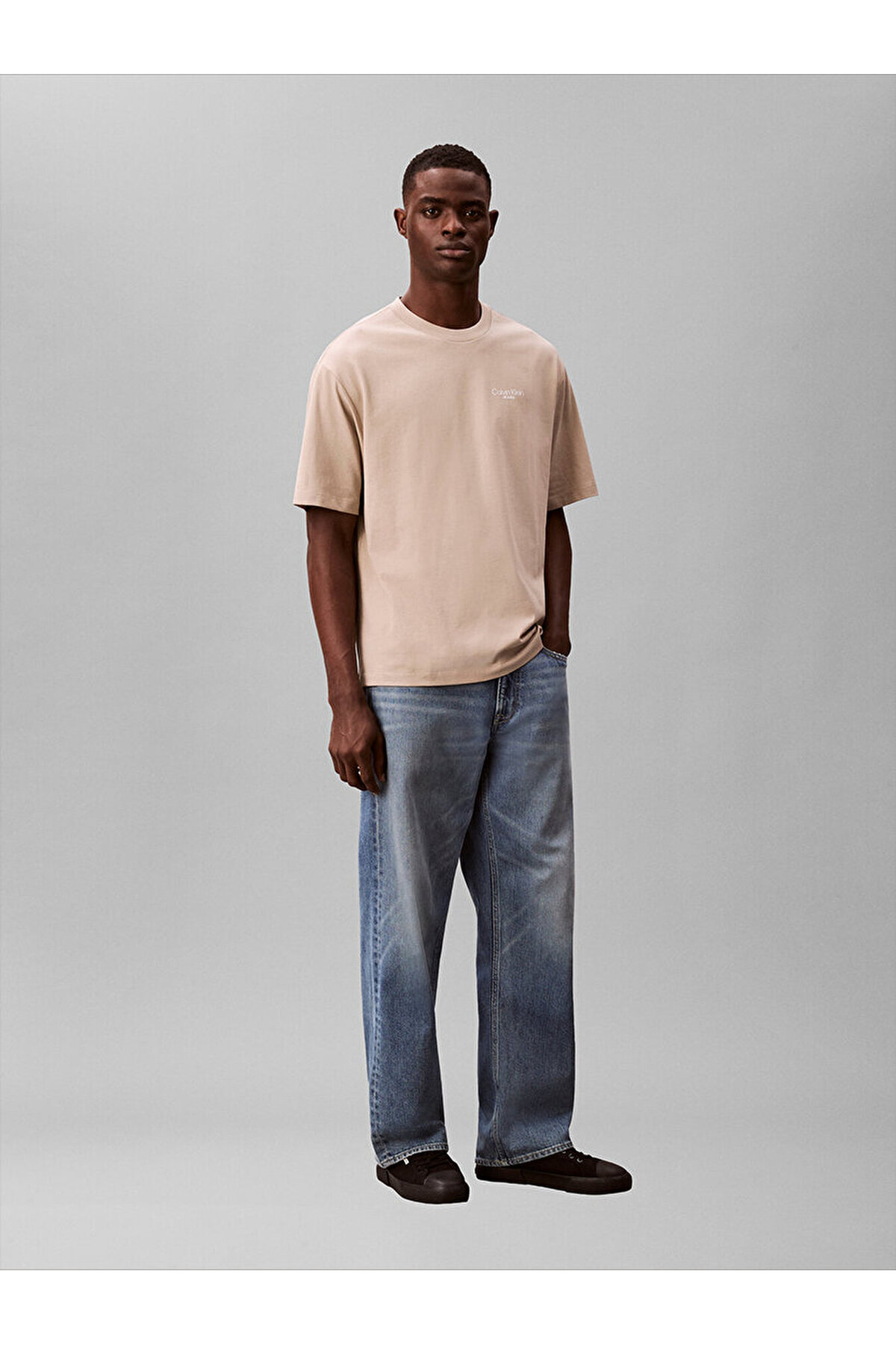 تیشرتمردانهCalvin Kleinرنگارنگ