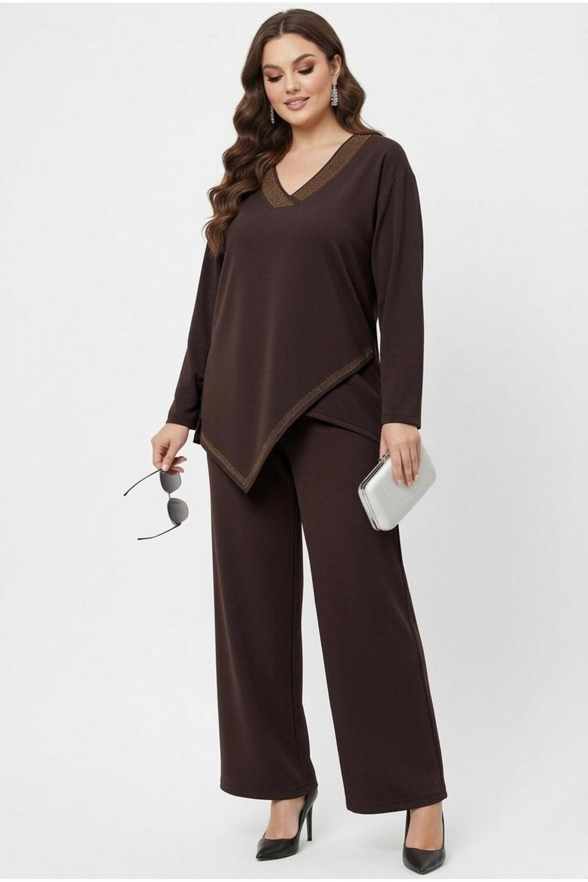 Koza Butik Women's Plus Size Three-Quarter Sleeve Asymmetrical Cut