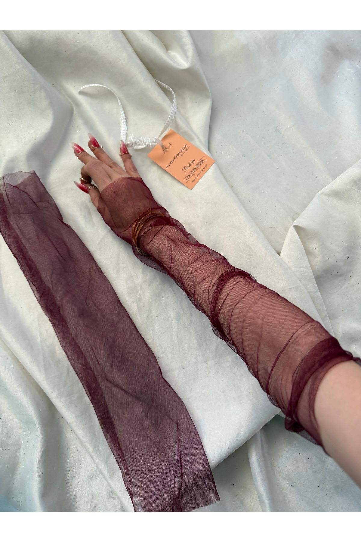 Nurcanilirboutique  Bordo tül zarif eldiven kolluk - Görsel 3