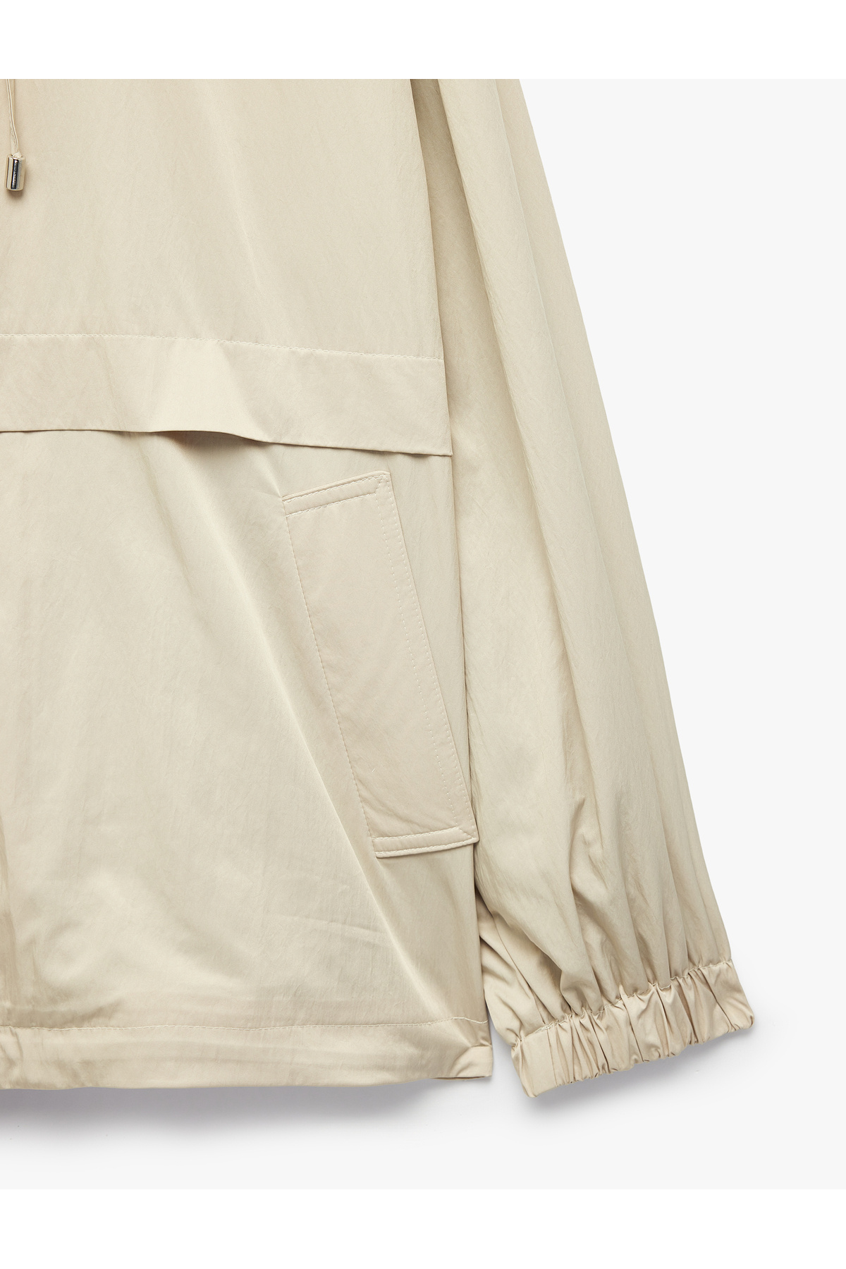 Koton  Krinkıl Paraşüt Kumaş Uzun Kollu Cepli Fermuarlı Oversize Kapüşonlu Yağmurluk - Görsel 3