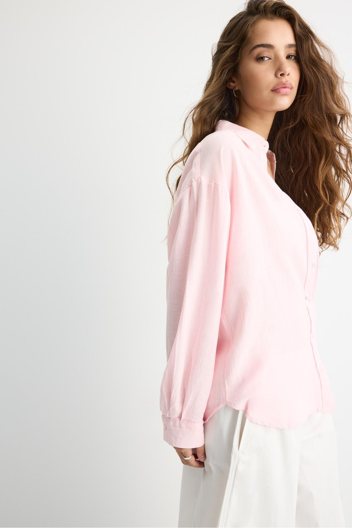 Stradivarius  Keten etkili dökümlü gömlek