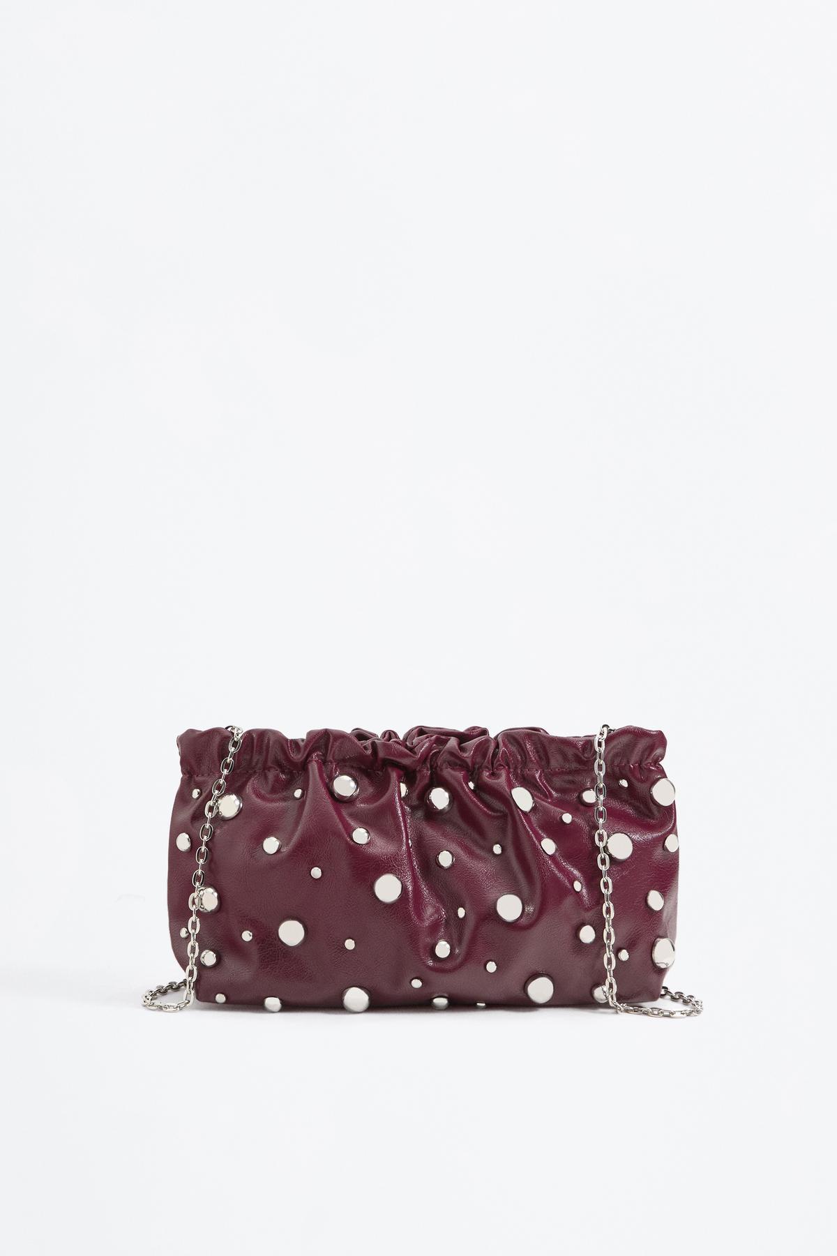 Handbag with staples