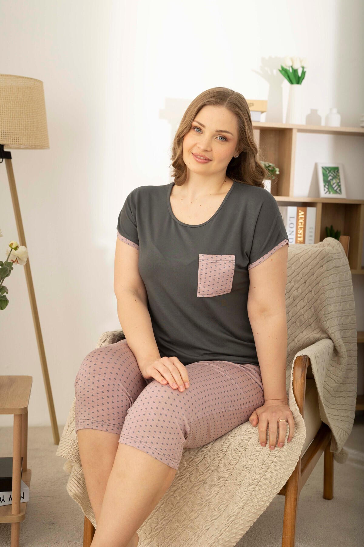 Smoked Ring Viscose Short Sleeve Plus Size Capri Pajamas Set