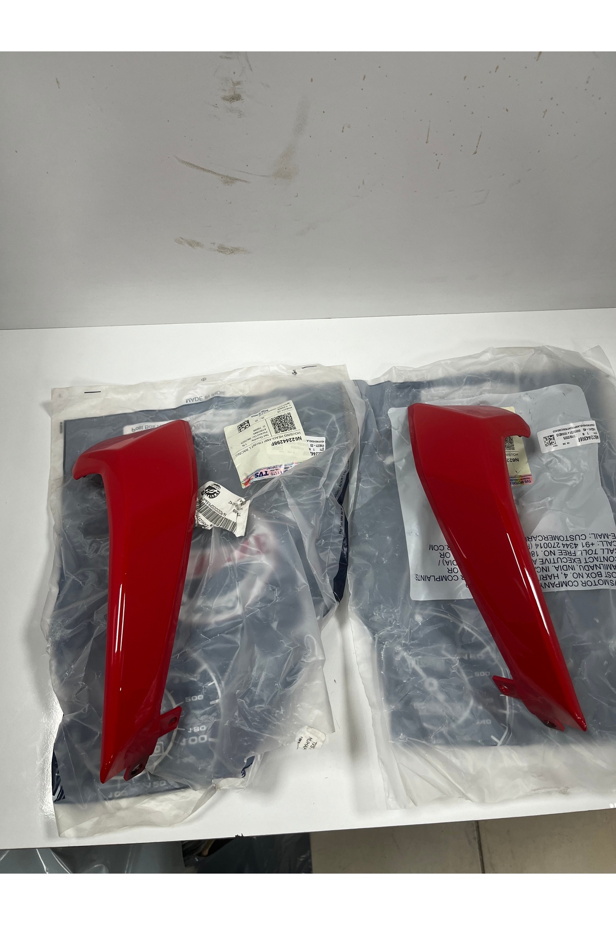 TVS RAİDER 125 CC SAĞ+SOL FAR MUHAFAZASI KIRMIZI ORJİNAL - Fiyatı