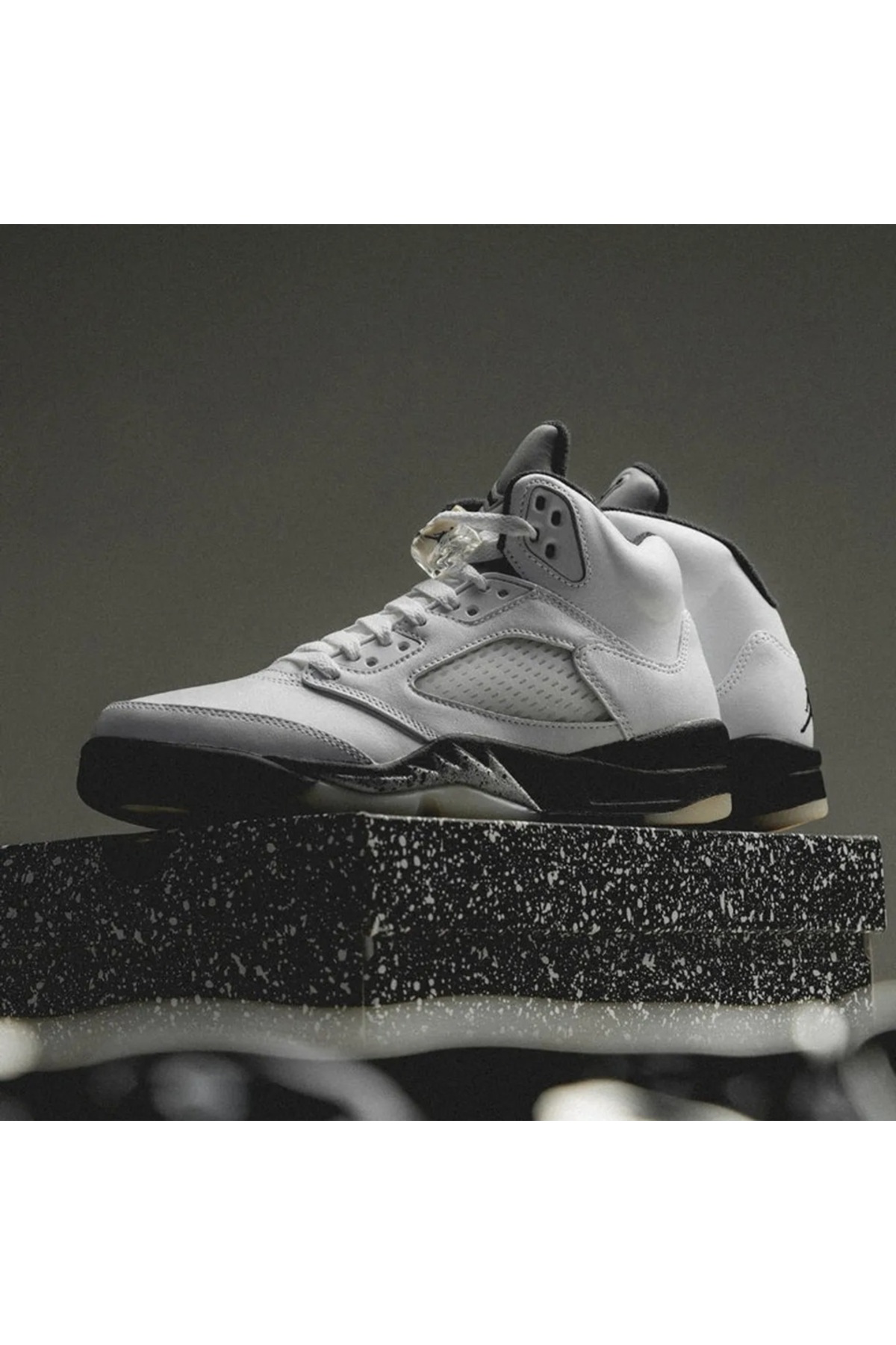 Nike Air Jordan 5 Retro 'Reverse Metallic' LIMITED EDITION