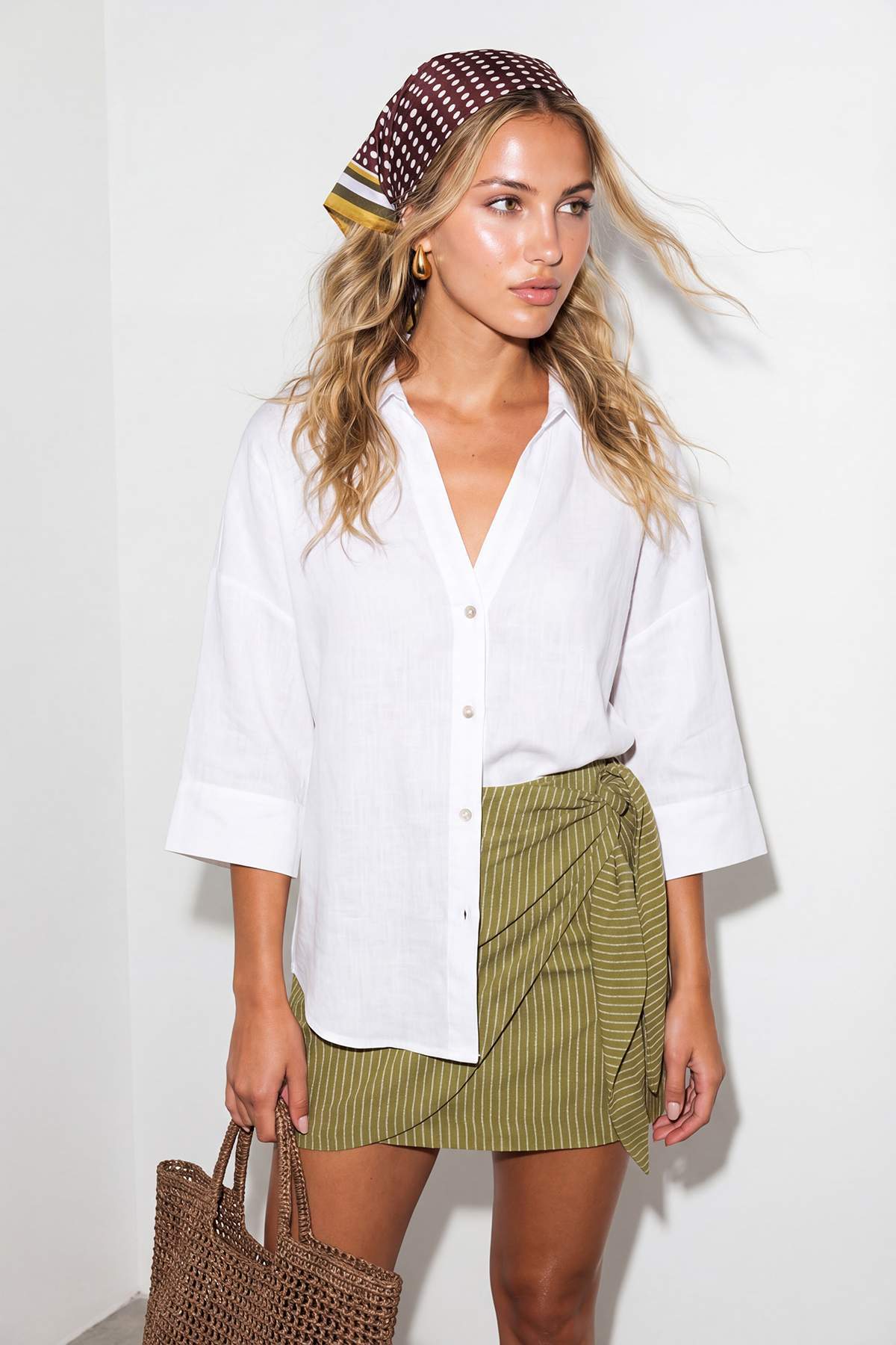 Trendyolmilla  Beyaz Oversize Geniş Kollu Kısa Pamuklu Truvakar Kol Gömlek TDRSS26GO00032