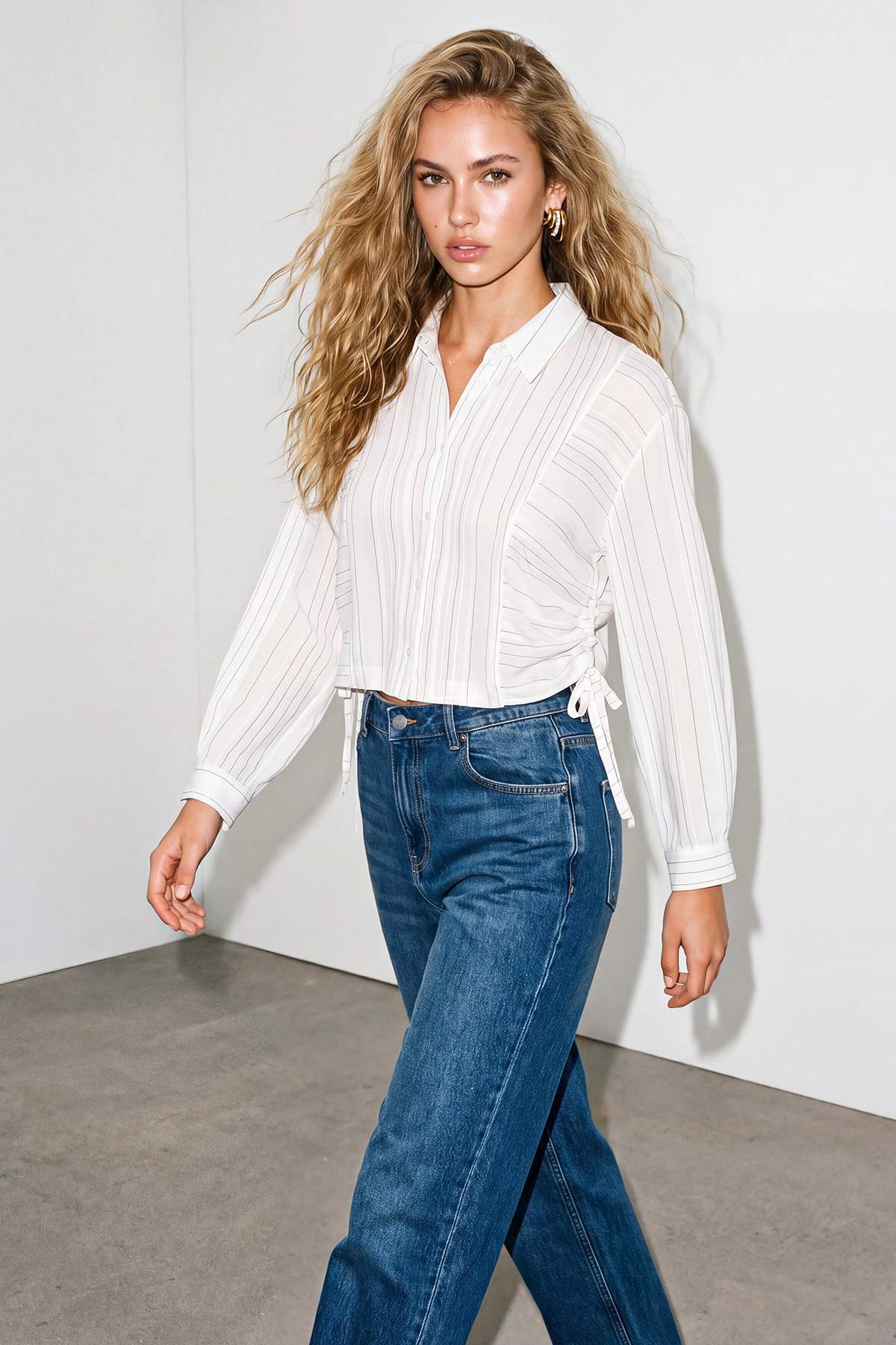 Drop by Trendyolmilla Beyaz-Yeşil Beli Büzgülü Crop Oversize Gömlek TDRSS26GO00039