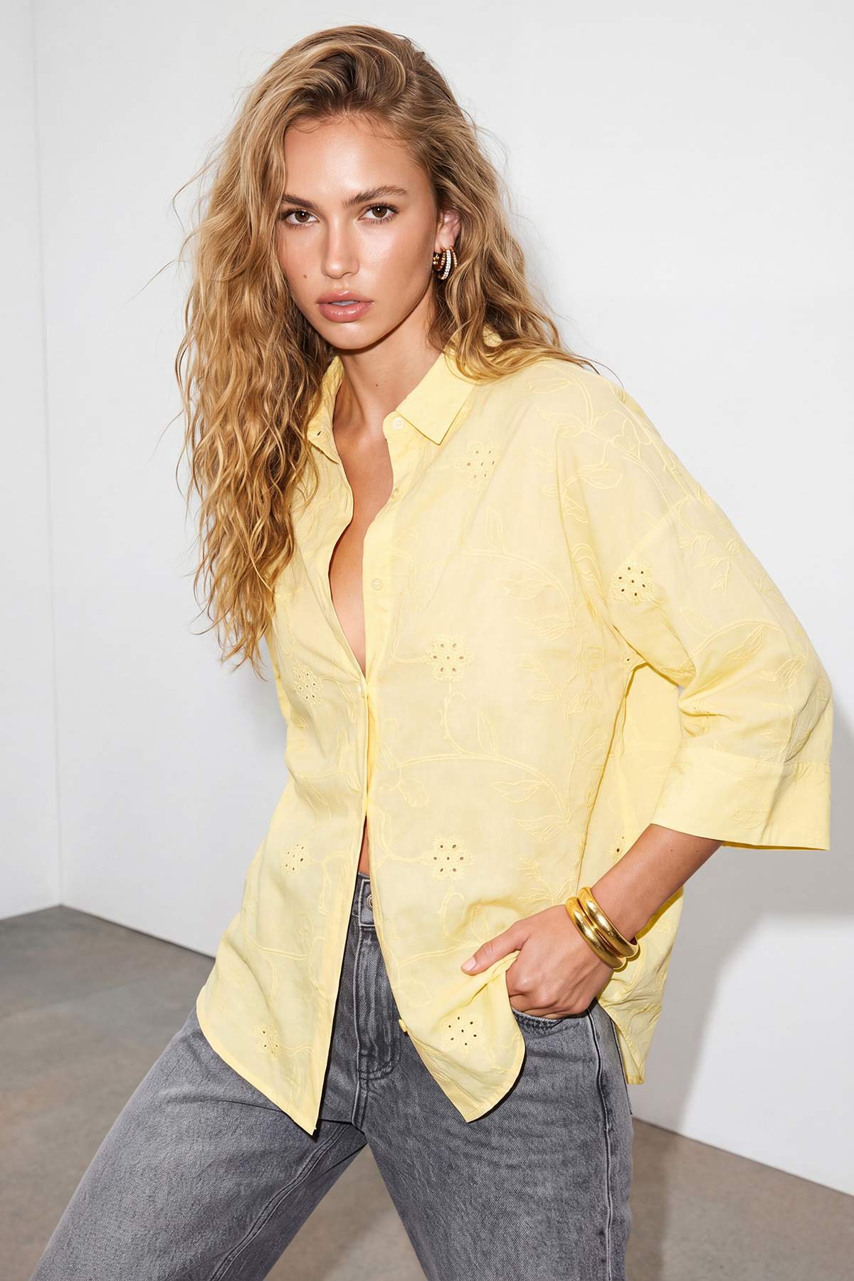 Trendyolmilla  Sarı Oversize Brode Dantel Nakışlı Pamuklu Truvar Kol Gömlek TDRSS26GO00033