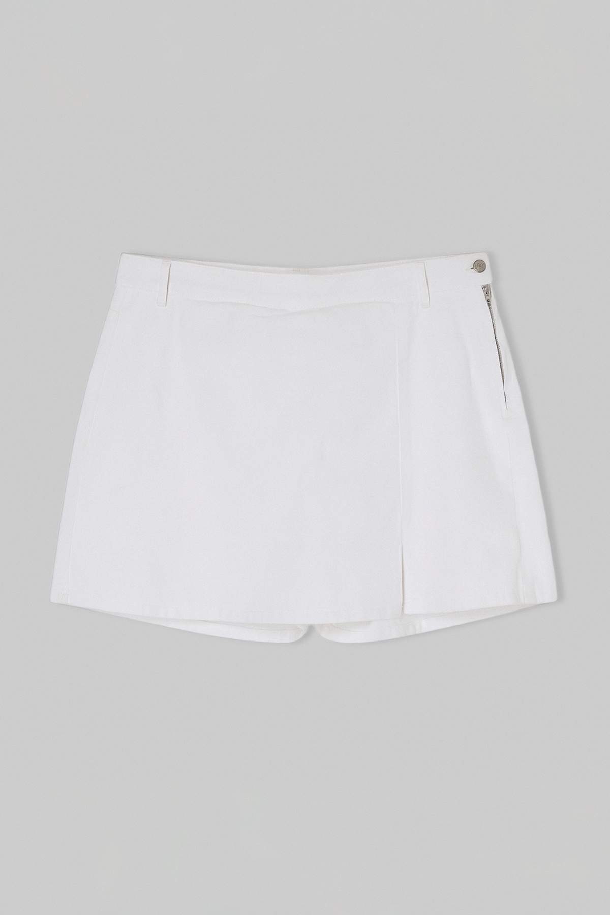 Trendyolmilla  Beyaz Yüksek Bel Yırtmaçlı %100 Pamuk Non-Stretch Büyük Beden Denim Şort Etek TBBSS26AP00020