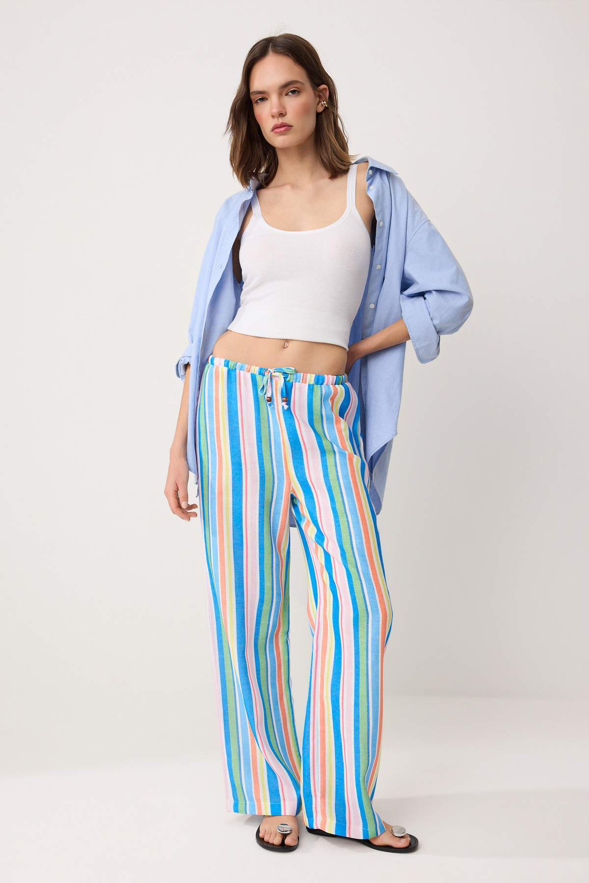 Trendyolmilla  Çok Renkli Beli Lastikli Renkli Çizgili Wide Leg/Geniş Paça Pantolon TWOSS26PL00154 - Görsel 2