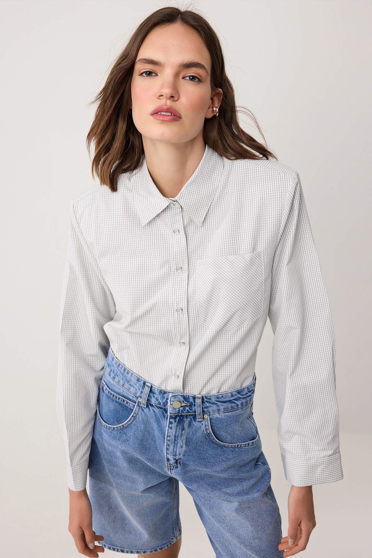 Trendyolmilla Yeşil-Çok Renkli Kareli Vatkalı Geniş Manşetli Oversize Gömlek TWOAW26GO00127