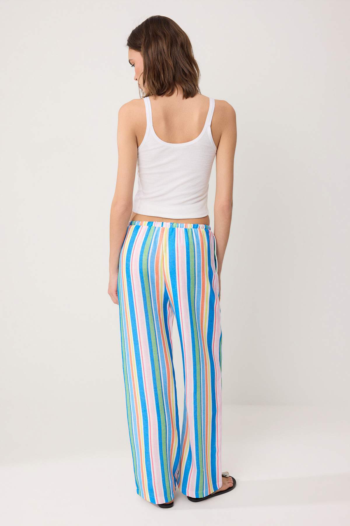 Trendyolmilla  Çok Renkli Beli Lastikli Renkli Çizgili Wide Leg/Geniş Paça Pantolon TWOSS26PL00154 - Görsel 4