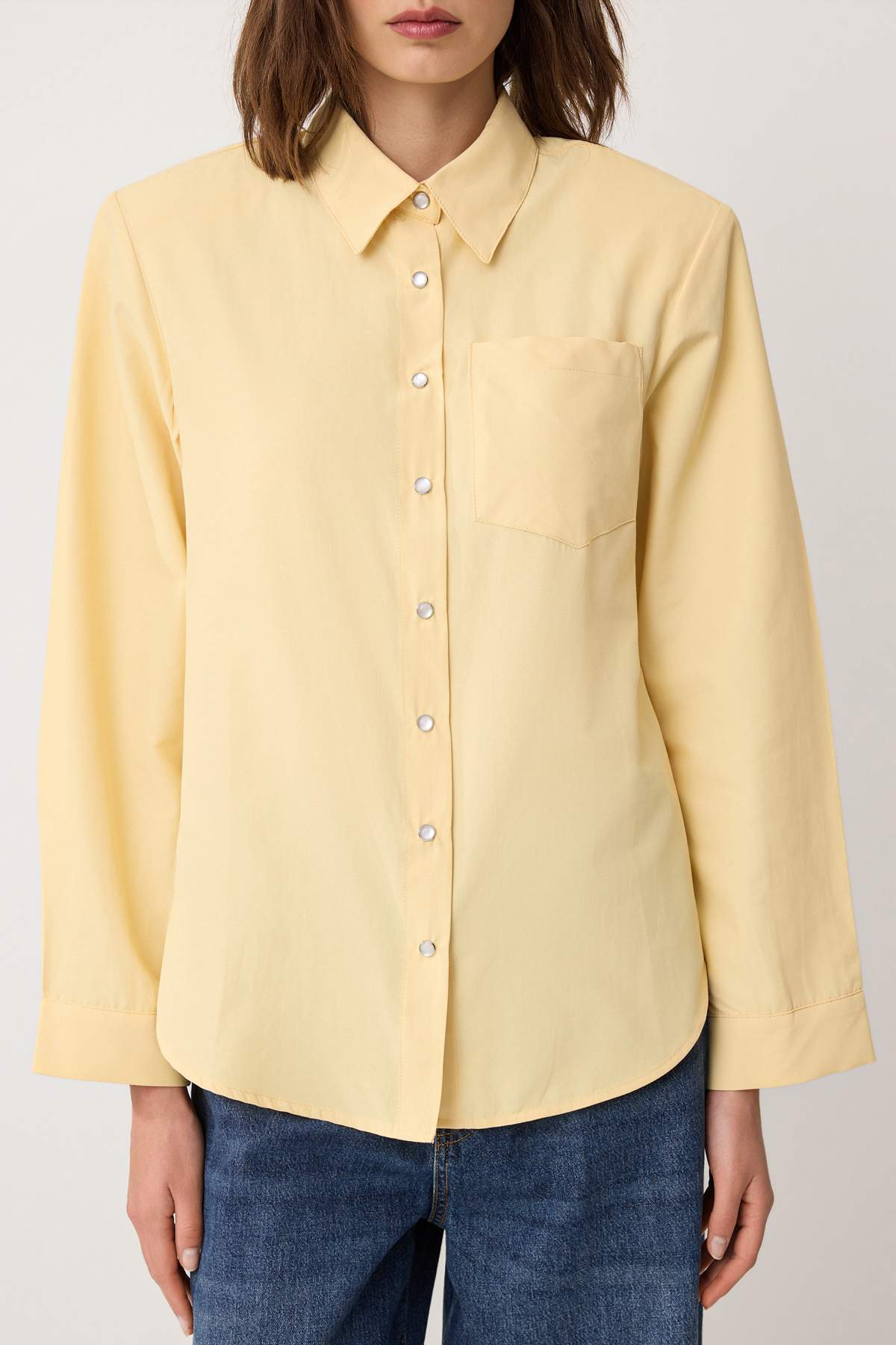 Trendyolmilla  Açık Sarı Kareli Vatkalı Geniş Manşetli Oversize Gömlek TWOAW26GO00127 - Görsel 3