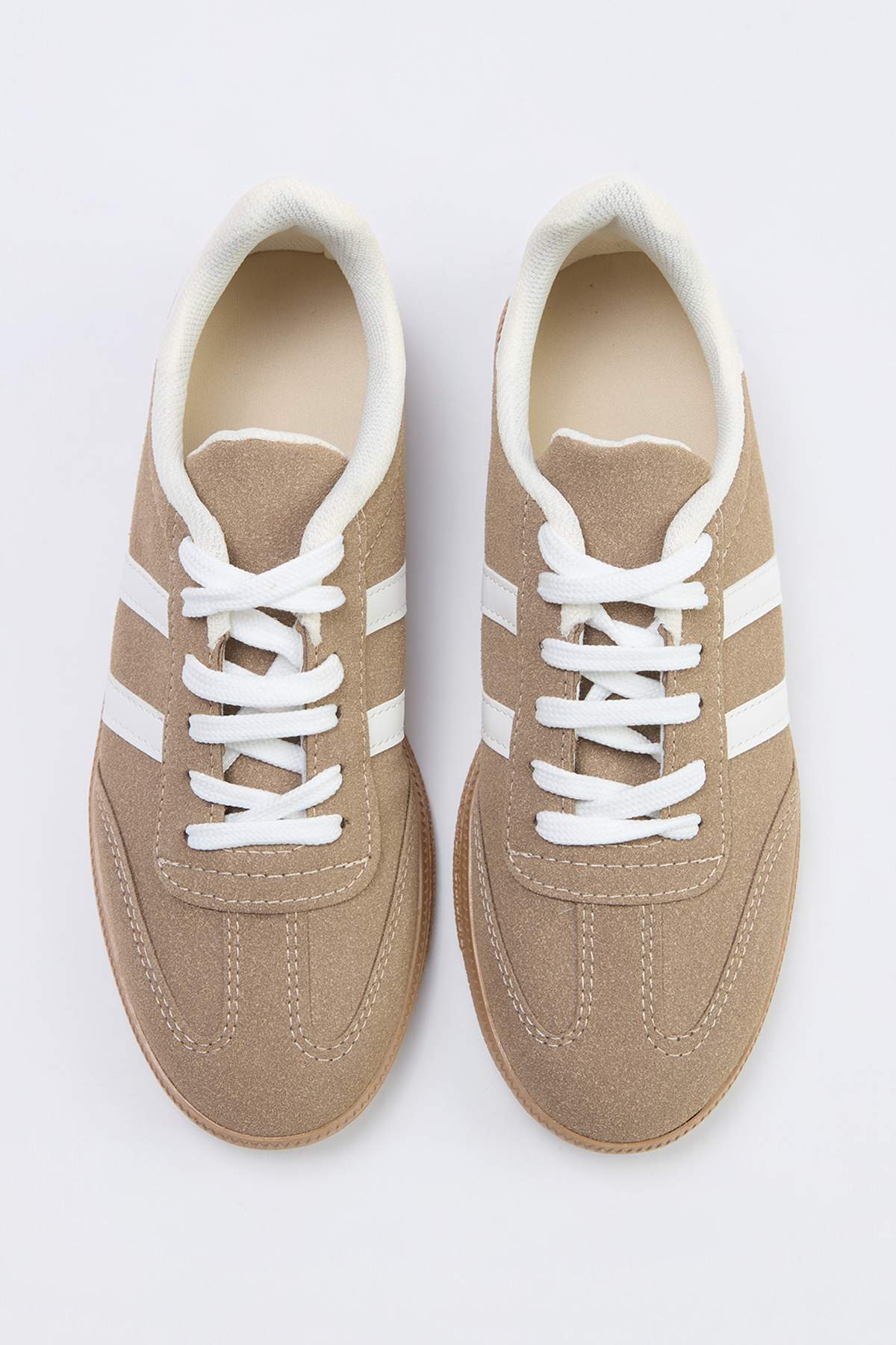 TRENDYOL SHOES Nerz Retro Schnür-Sportschuhe für Damen TAKAW25SN00005