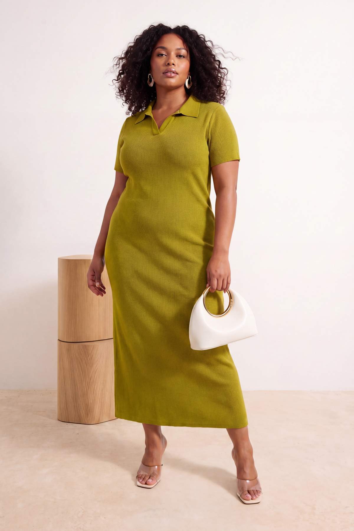 Trendyol Curve Ölgrünes, elastisches, gestricktes Midi-Kleid in Übergröße mit...