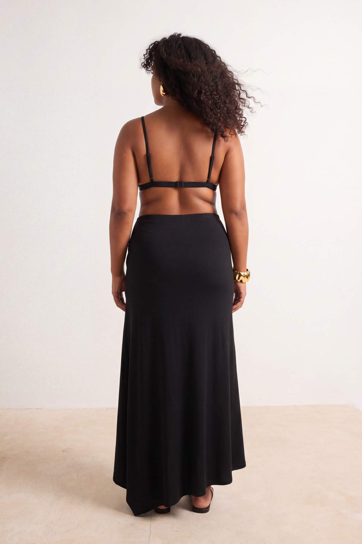 Trendyolmilla  Siyah Vücuda Oturan Aksesuar Detaylı Örme Uzun/Maxi Etek TBBSS26AZ00016 - Görsel 3