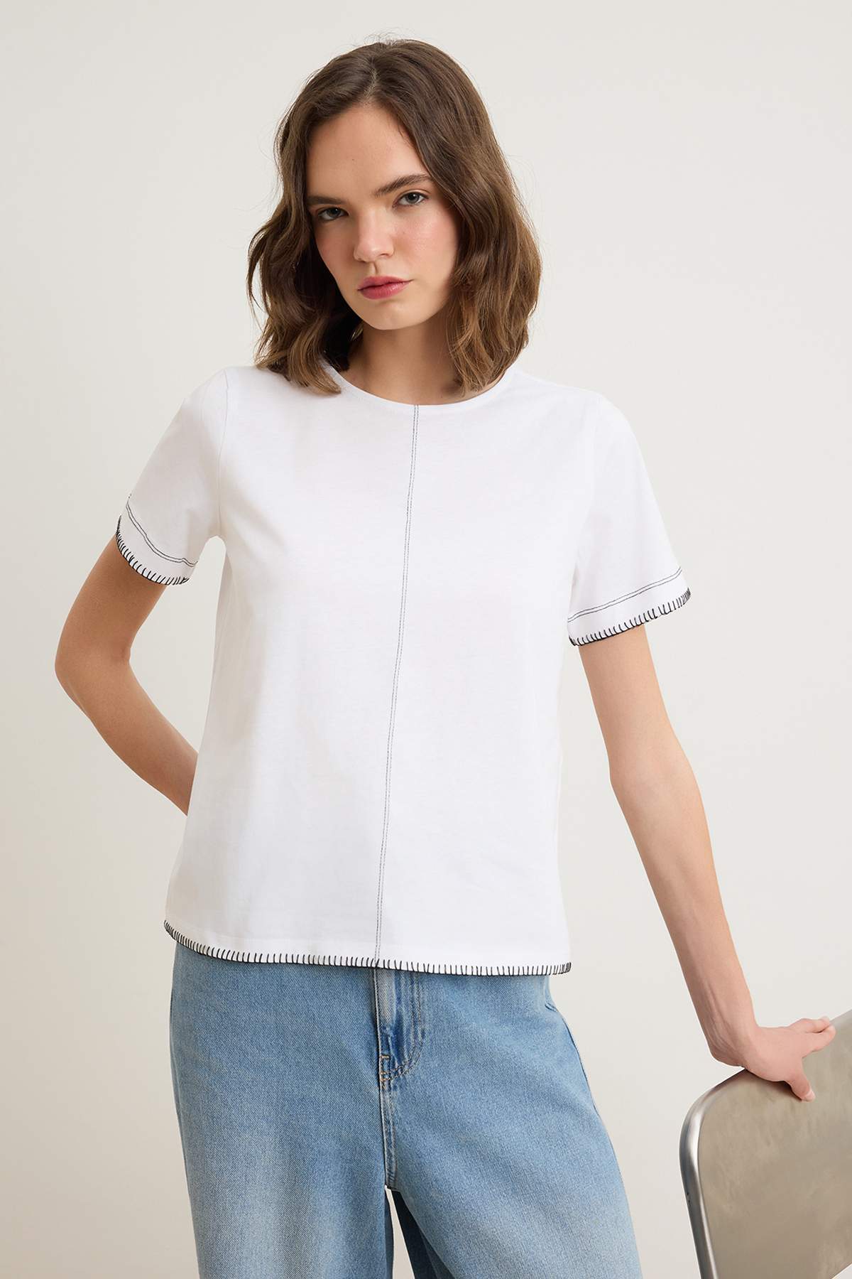 Trendyolmilla Beyaz Regular/Normal Kalıp Düşük Kol Kısa Kollu Tok %100 Pamuk Örme T-Shirt TWOSS26TS00260
