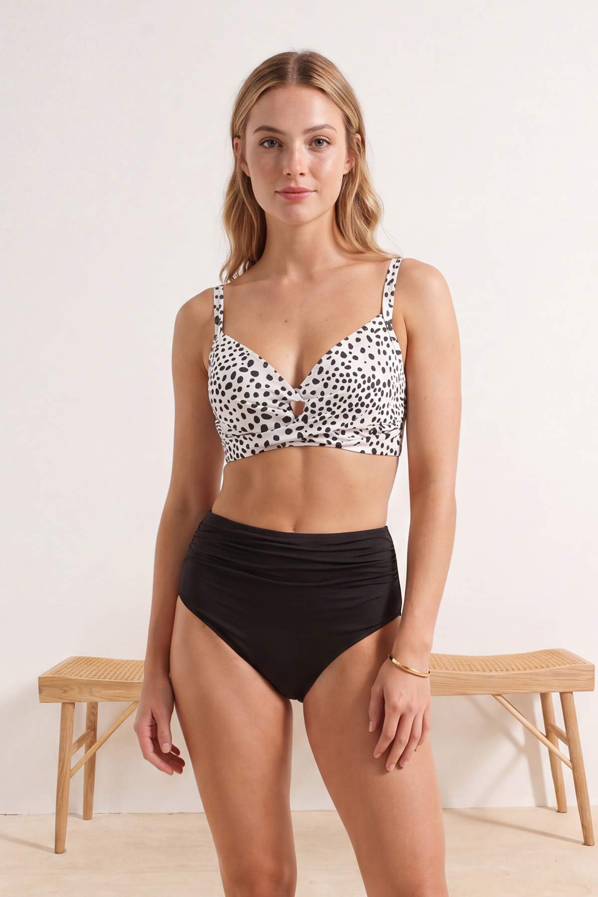 Trendyol Kollektion Polka Dot Draped Triangle Covered Hipster High Waist Biki...
