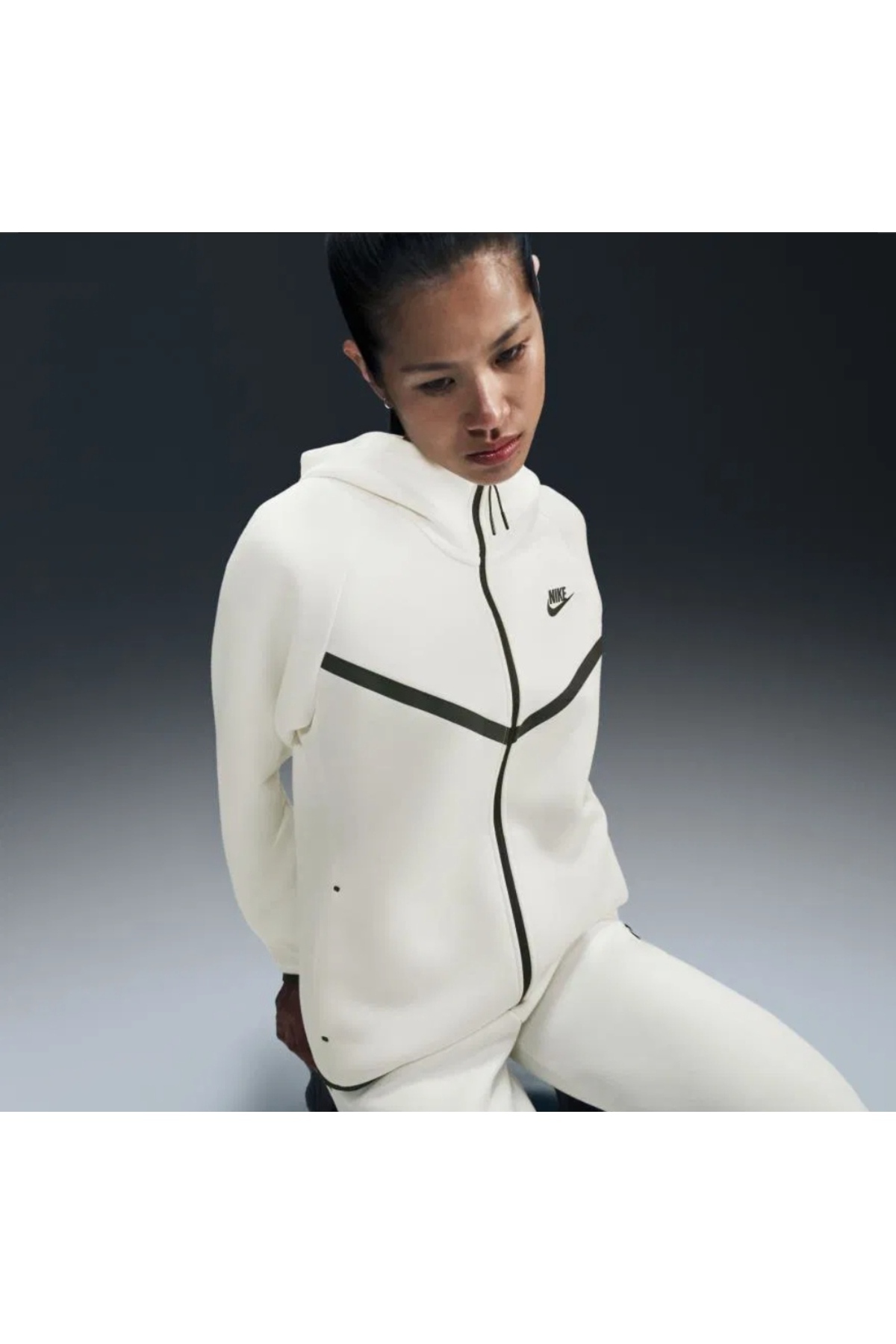 Nike Tech Fleece Windrunner Hoodie 2 krem Kadın Sweatshirt yakamoz spor görsel 2