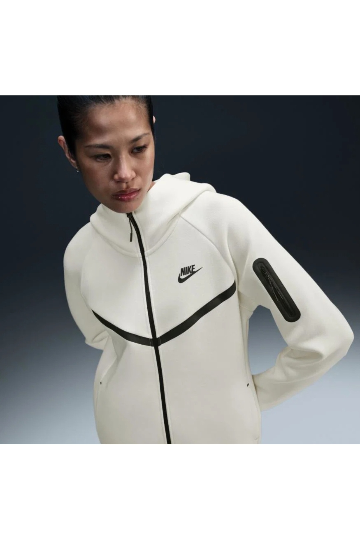 Nike Tech Fleece Windrunner Hoodie 2 krem Kadın Sweatshirt yakamoz spor görsel 3