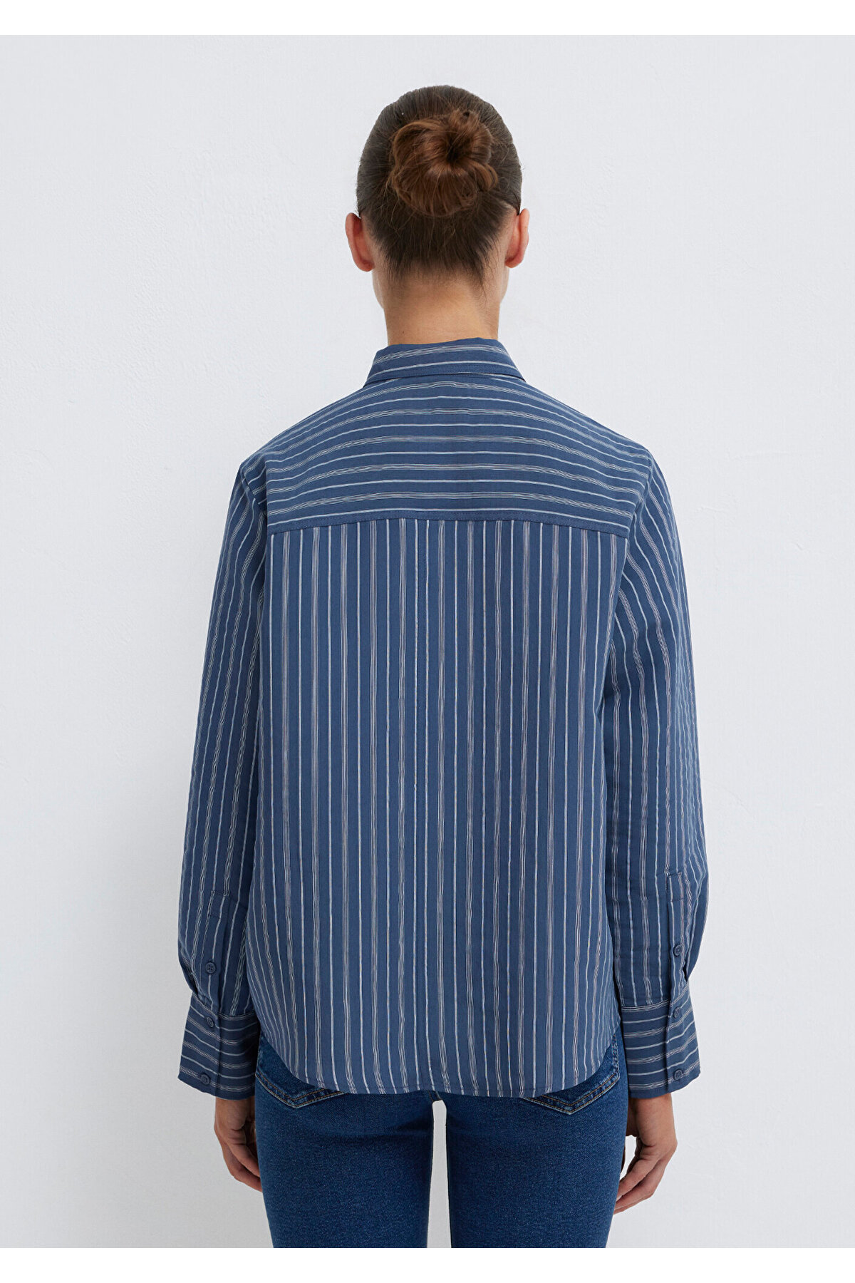 Çizgili (TENCEL™) Liyosel Karışımlı Gömlek Loose Fit / Bol Rahat Kesim 1211373-91385 — سرمه‌ای — تصویر 5 از 7