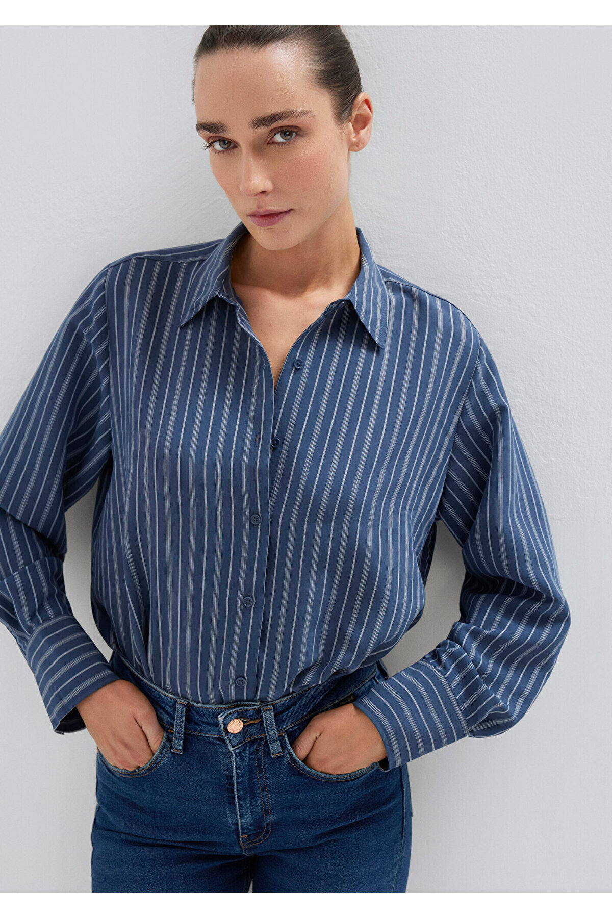 Mavi Çizgili (TENCEL™) Liyosel Karışımlı Gömlek Loose Fit / Bol Rahat Kesim 1211373-91385 — سرمه‌ای